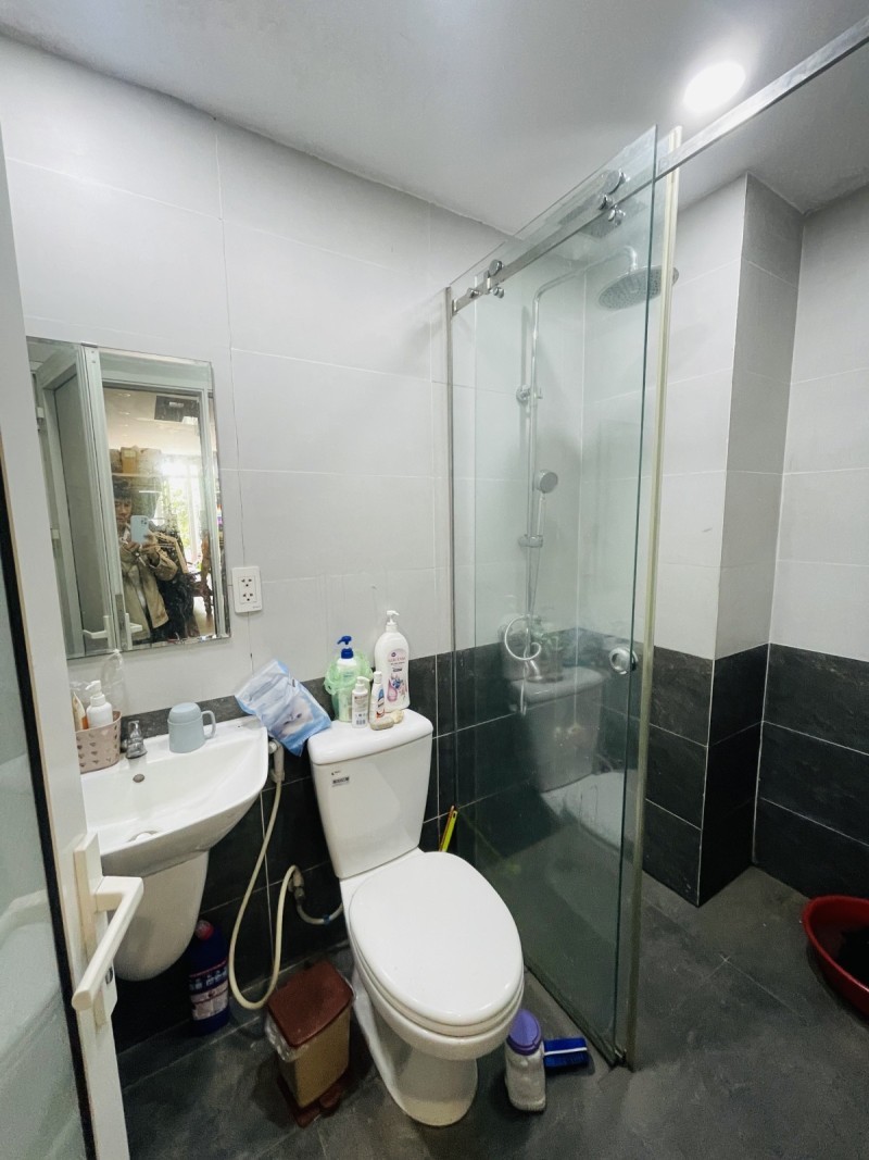 Bán nhà  đường Số 44, Phước Long A, Q.9, TP HCM. DT 110 m2, 2 tầng, 2PN, SH. Giá 8.9 tỷ. 5