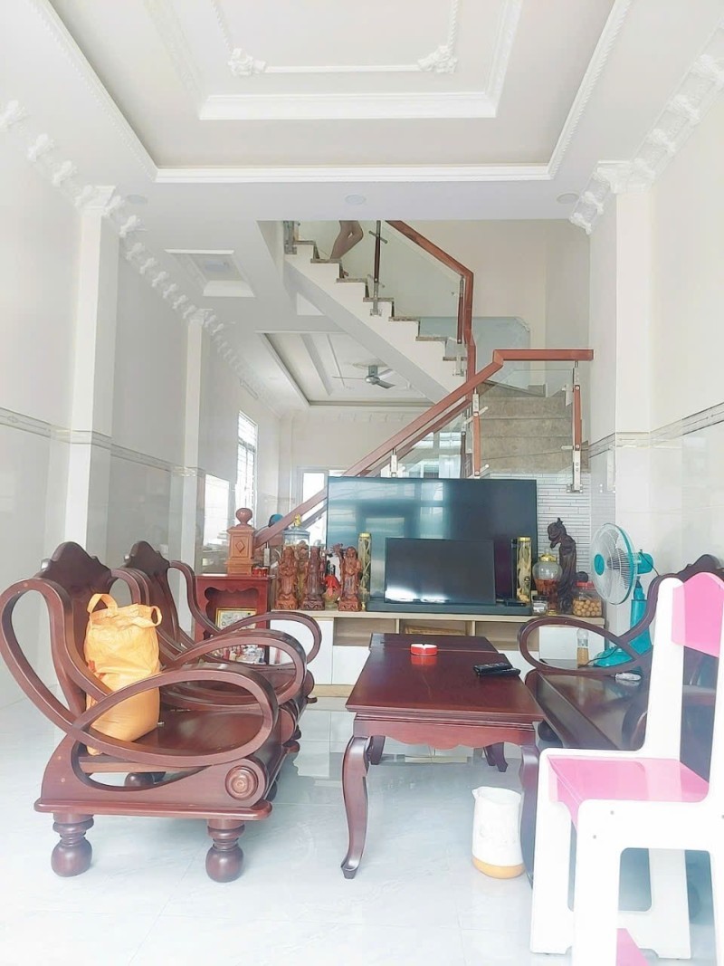 Bán nhà đường 160, Tăng Nhơn Phú A, Q.9, TP HCM. DT 125 m2, 3 tầng, 3PN, SH, 8.6 tỷ. 2