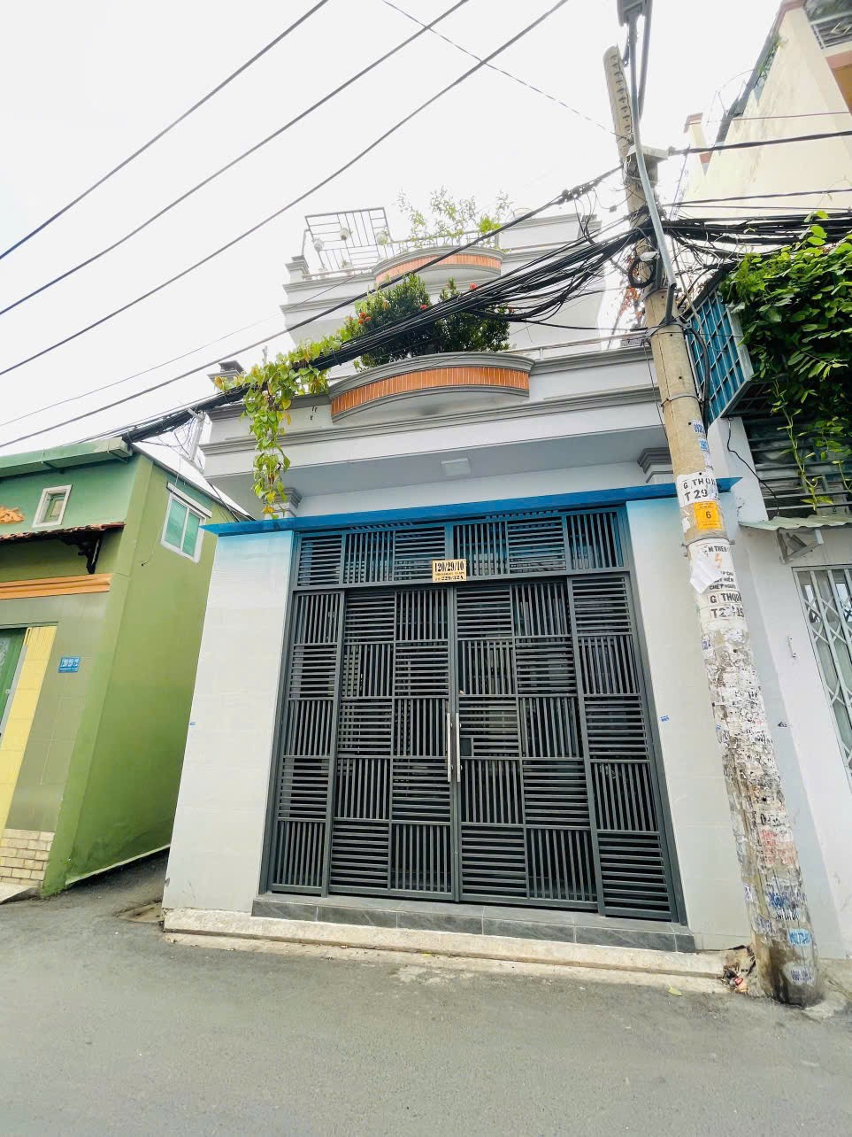 Bán nhà mặt tiền hẻm 120// thích quảng Đức phường 4 Phú nhuậnMặt tiền đường số 7, hẻm xe hơi,