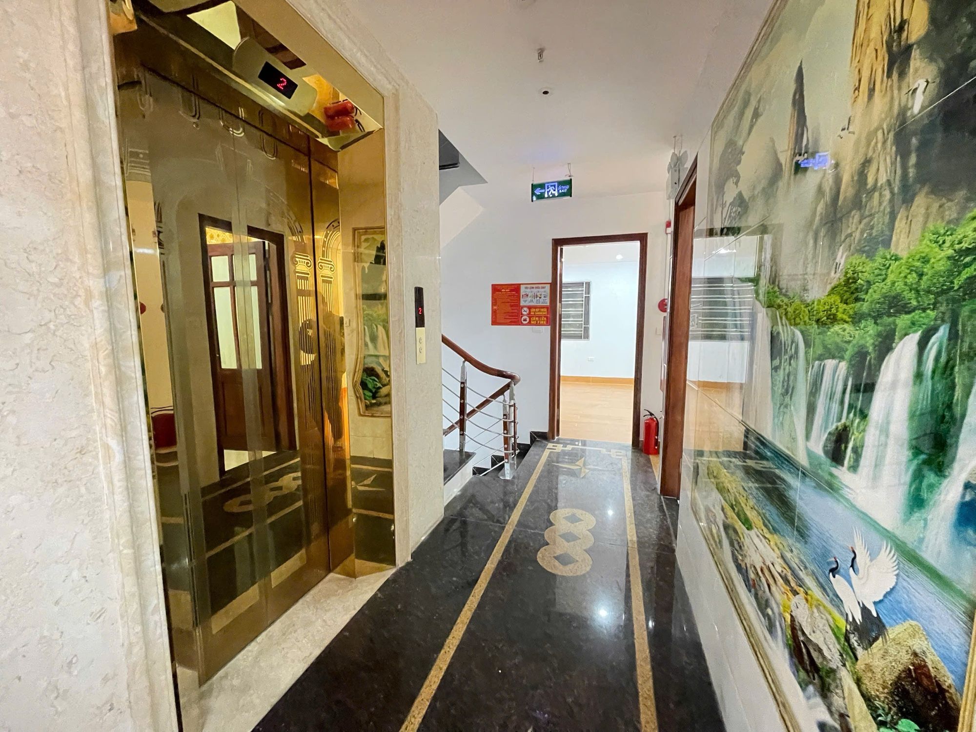 Mặt phố, 92,8m2, 9 tầng, mặt tiền 5,5m Ngã Tư Sở, Đống Đa, 39 tỷ 750.