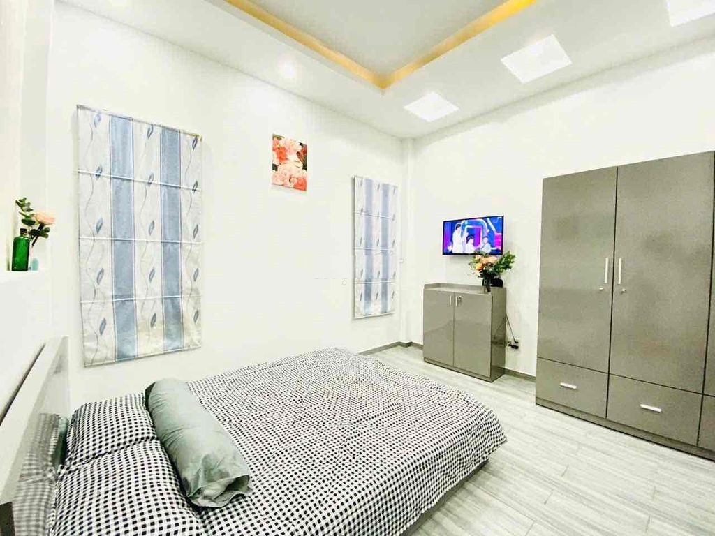 NHÀ MỚI SAU LƯNG GIGAMALL ,3LÂU, 4PN,6WC NTCC GIÁ 21TR ,CHDV,HOMESTAY 2
