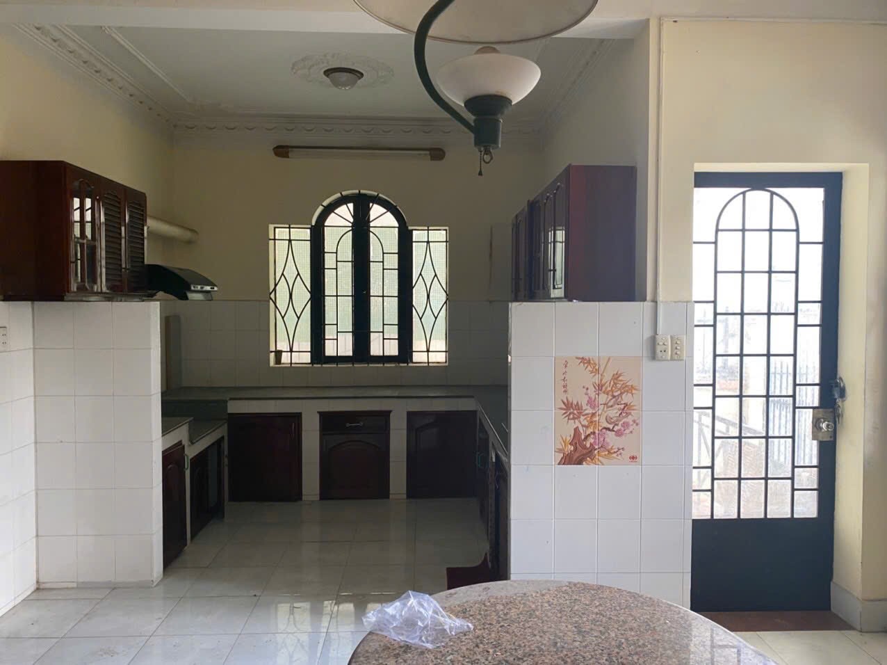 BIỆT THỰ BÊN SÔNG 8m x 30m TRỆT 2LAU 6PN SÂN VƯỜN TRƯỚC SAU,GIÁ 20TR 3