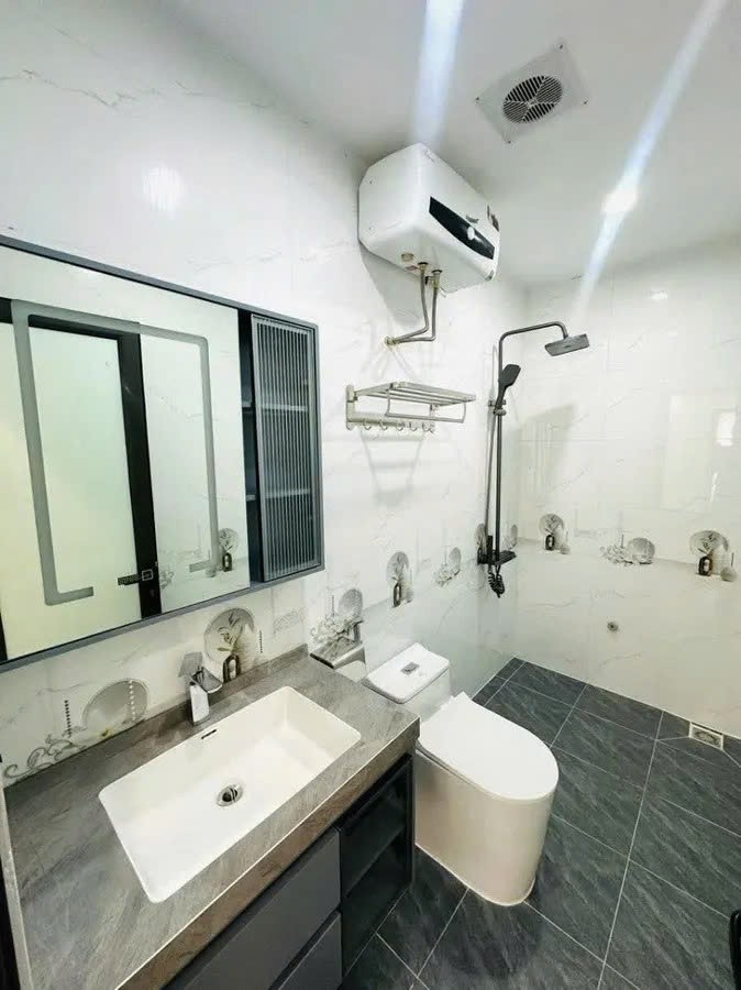 BỎ LÀ TIẾCi: Ô TÔ 10M - NGÕ THÔNG - CÔNG VIÊN - Bán nhà ĐỐNG ĐA 2