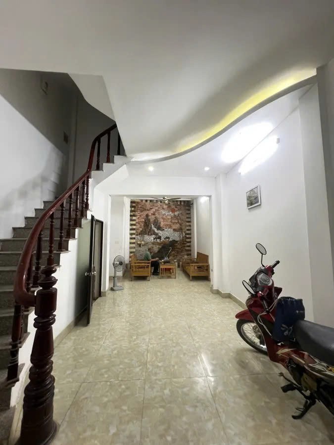 GIÁ ĐỘC!: Ô TÔ VÀI BƯỚC - NGÕ THÔNG - TRUNG TÂM - bán nhà ĐỐNG ĐA 3