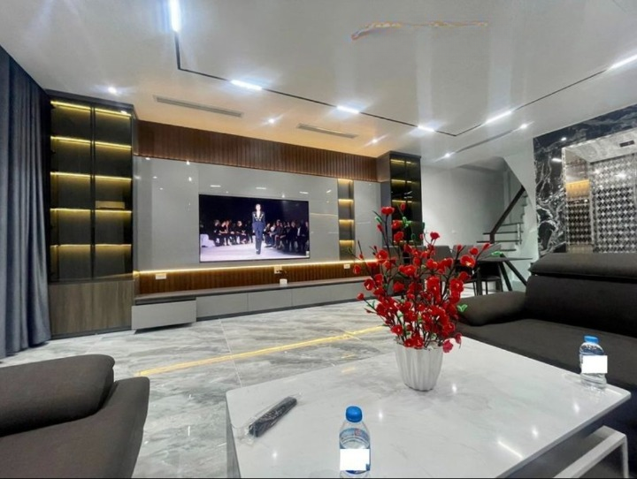 Bán nhà Vân Côn, Hoài Đức 40M 5 Tầng, Gara ô tô đỗ cửa, thang máy kinh doanh nhỉnh 6 tỷ 2