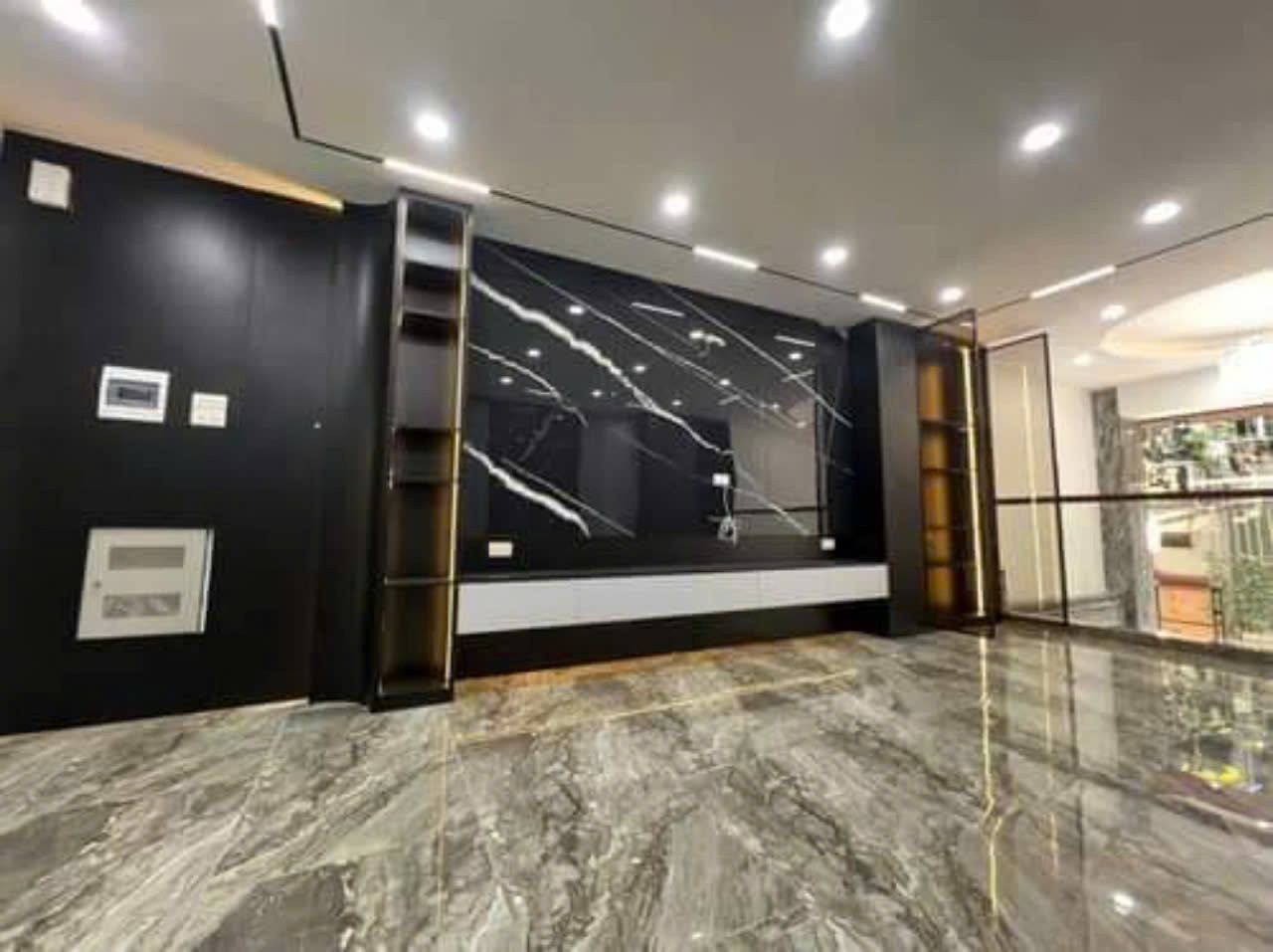 Bán nhà đường Di Trạch,Hoài Đức 40M 6 Tầng, Thang Máy, 2 mặt tiền, đường 7m kinh doanh 2