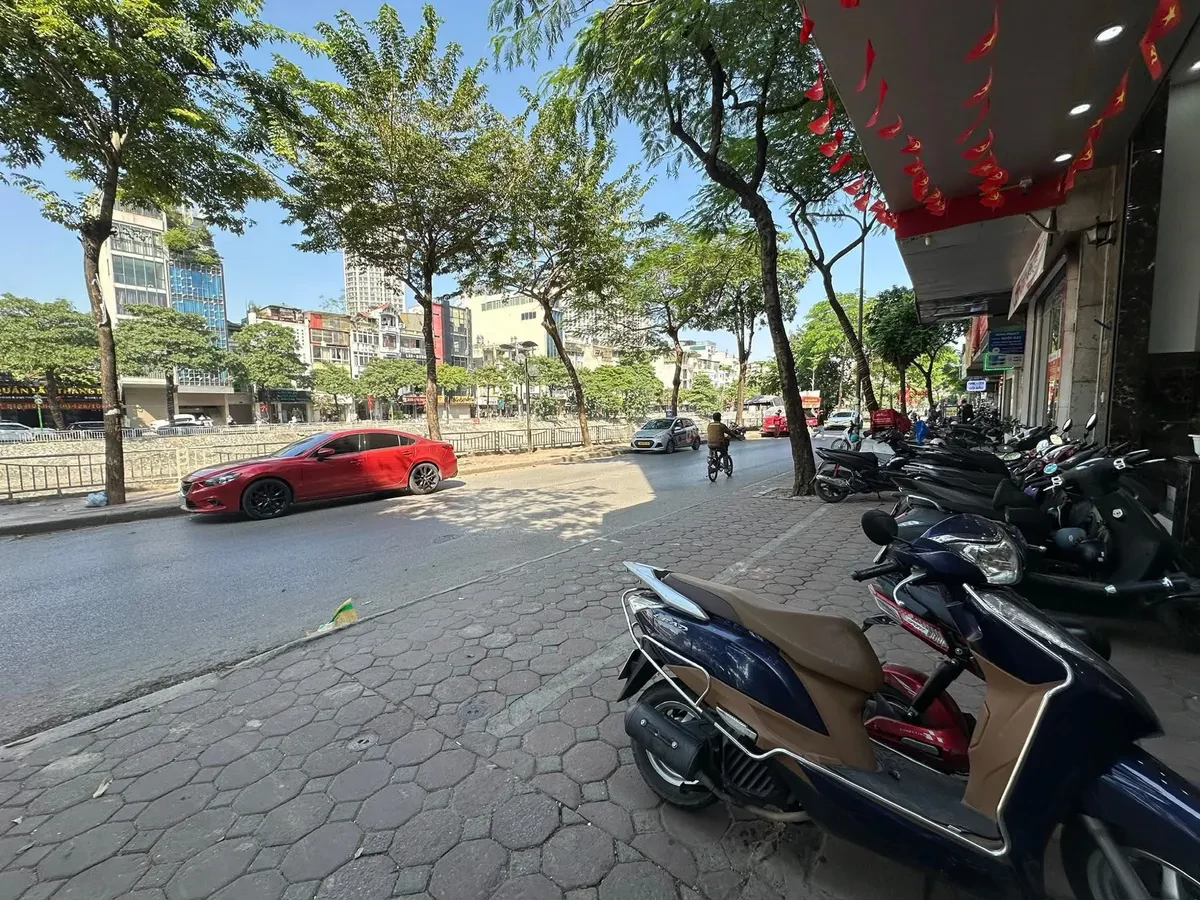 SHOCK!: 30M RA PHỐ - SỔ VUÔNG- 2 THOÁNG. bán nhà THANH XUÂN 2