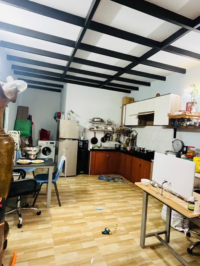 Bán nhà  đường Số 44, Phước Long A, Q.9, TP HCM. DT 110 m2, 2 tầng, 2PN, SH. Giá 8.9 tỷ. 3