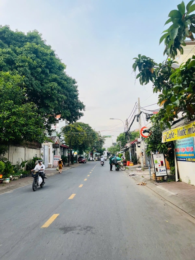 Bán nhà  đường Số 44, Phước Long A, Q.9, TP HCM. DT 110 m2, 2 tầng, 2PN, SH. Giá 8.9 tỷ. 4