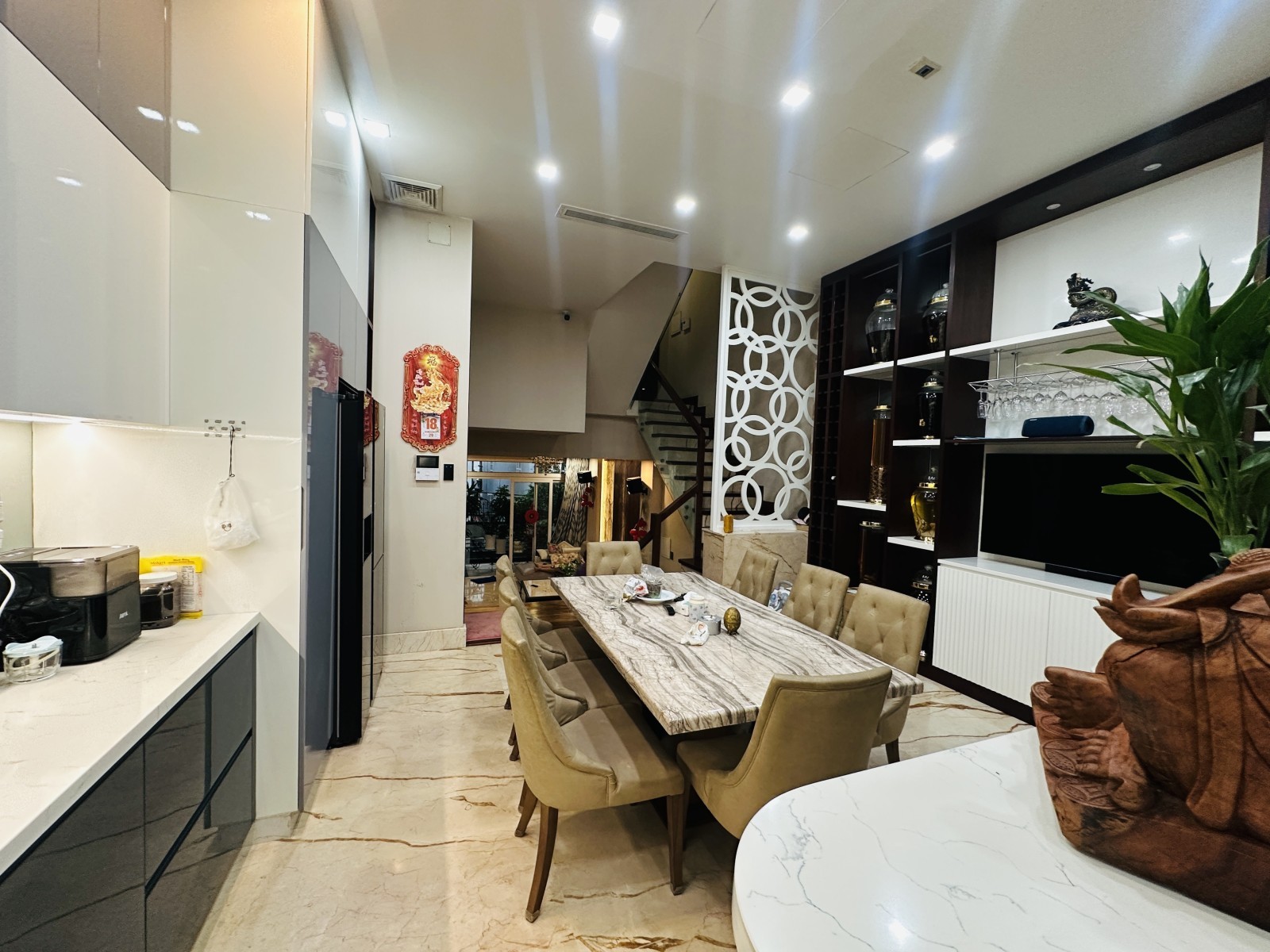 NHÀ ĐẸP 5 TẦNG THÍCH QUẢNG ĐỨC - NỘI THẤT CAO CẤP + GARA Ô TÔ - 87M² (5×17) VUÔNG A4 - 22 TỶ 8