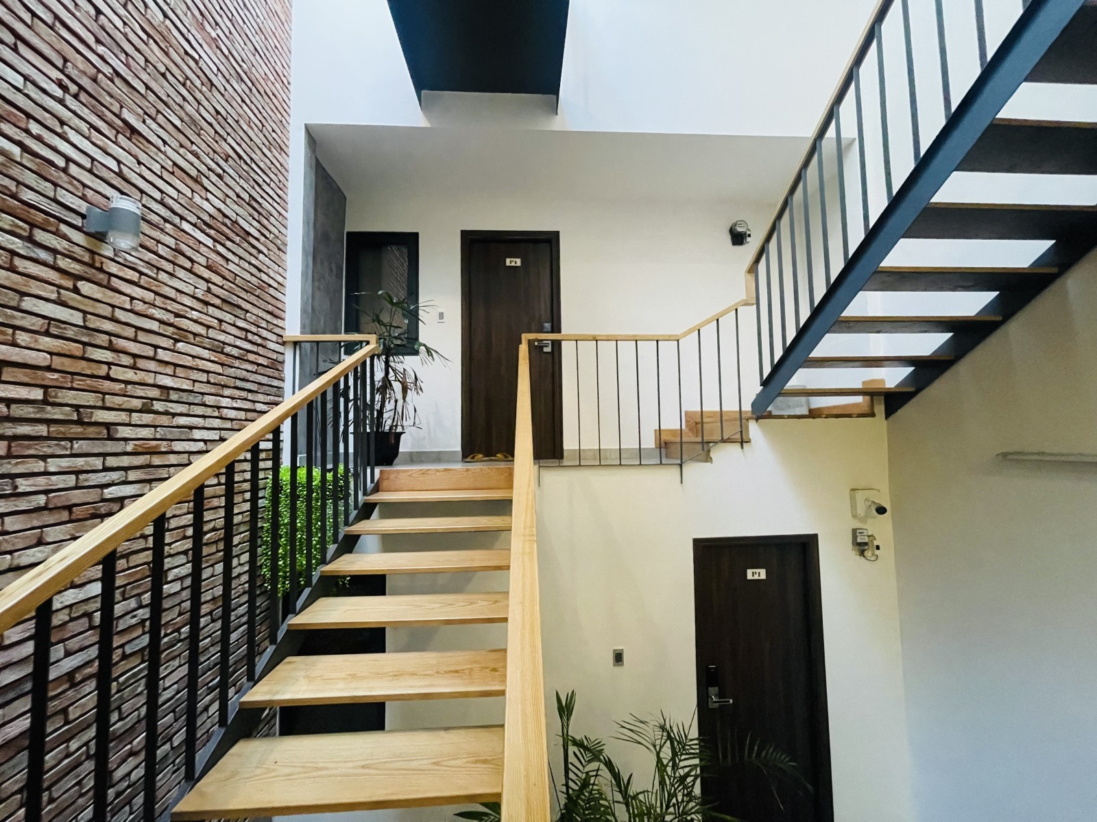 NHÀ 4 TẦNG - 2 MẶT TIỀN Q1 - 148m2 - ĐANG THUÊ KHOÁN 120TR/THÁNG - GIÁ 32 TỶ 12