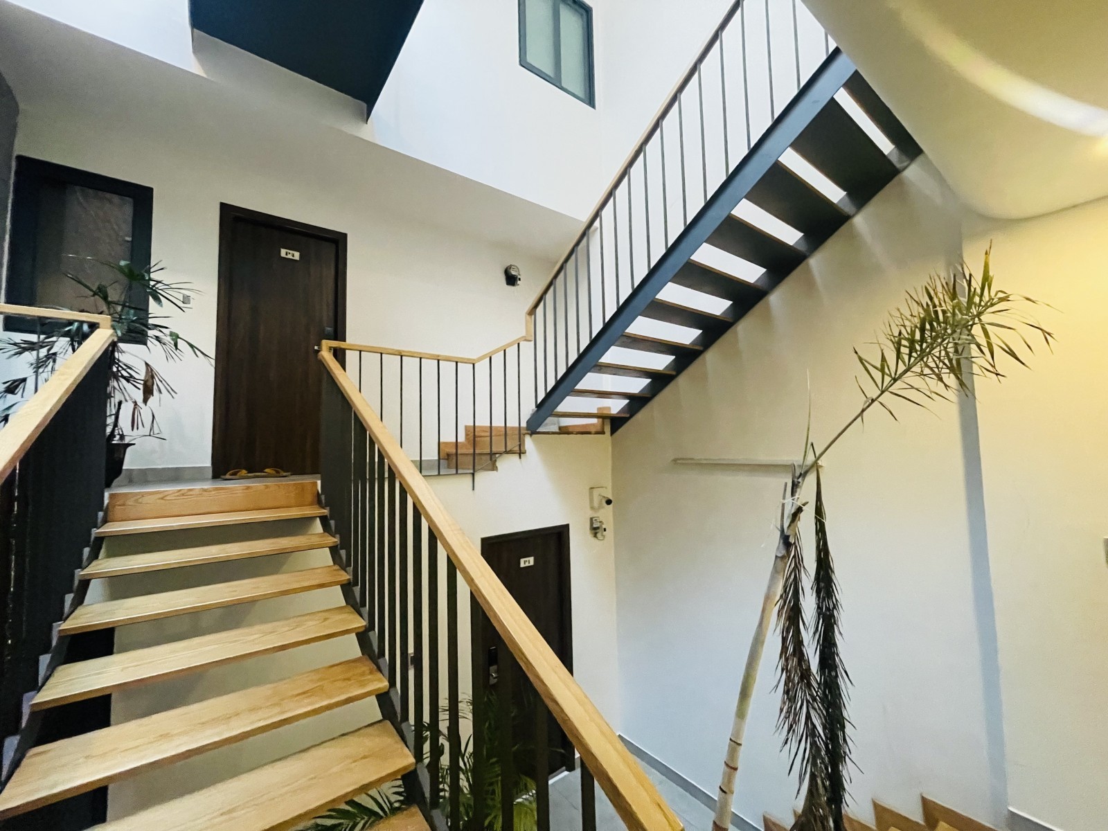 NHÀ 4 TẦNG - 2 MẶT TIỀN Q1 - 148m2 - ĐANG THUÊ KHOÁN 120TR/THÁNG - GIÁ 32 TỶ 4