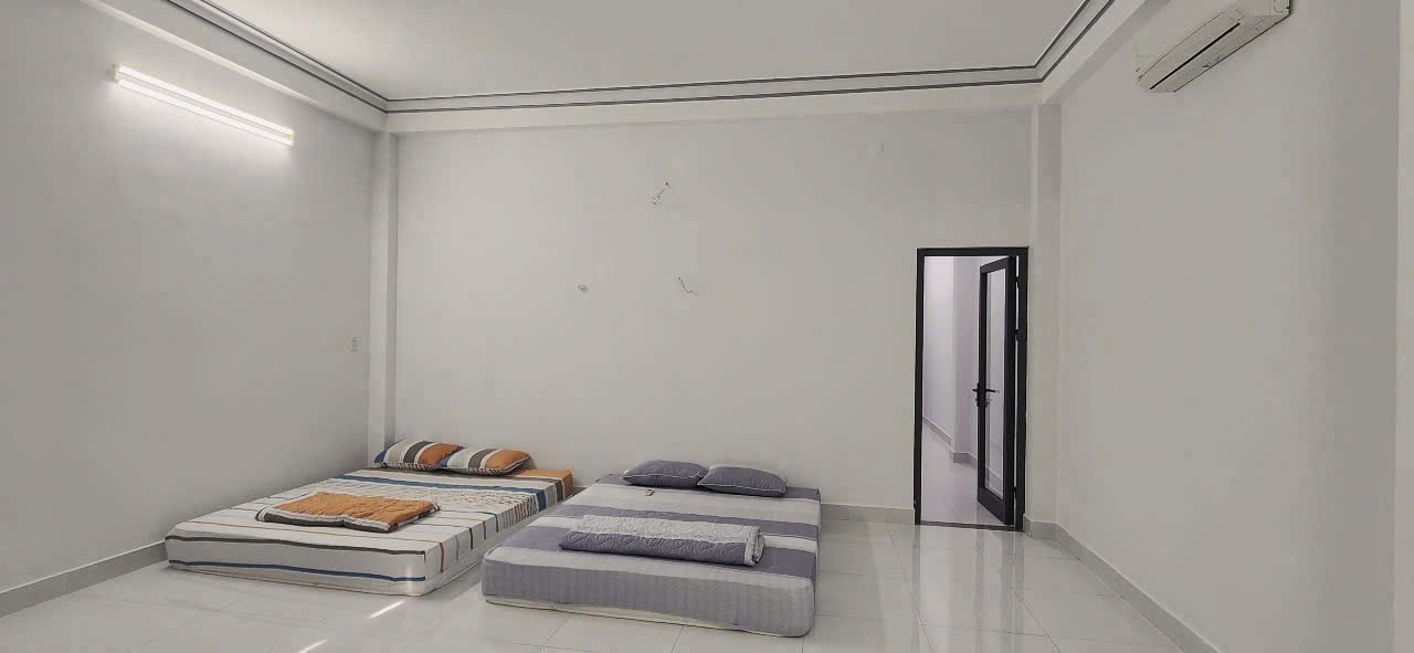 Bán nhà 3 tầng 4PN gần chung cư Hoàng Quân, Vĩnh Hoà, Bắc Nha Trang, 139m2, giá 8 tỷ 340 5