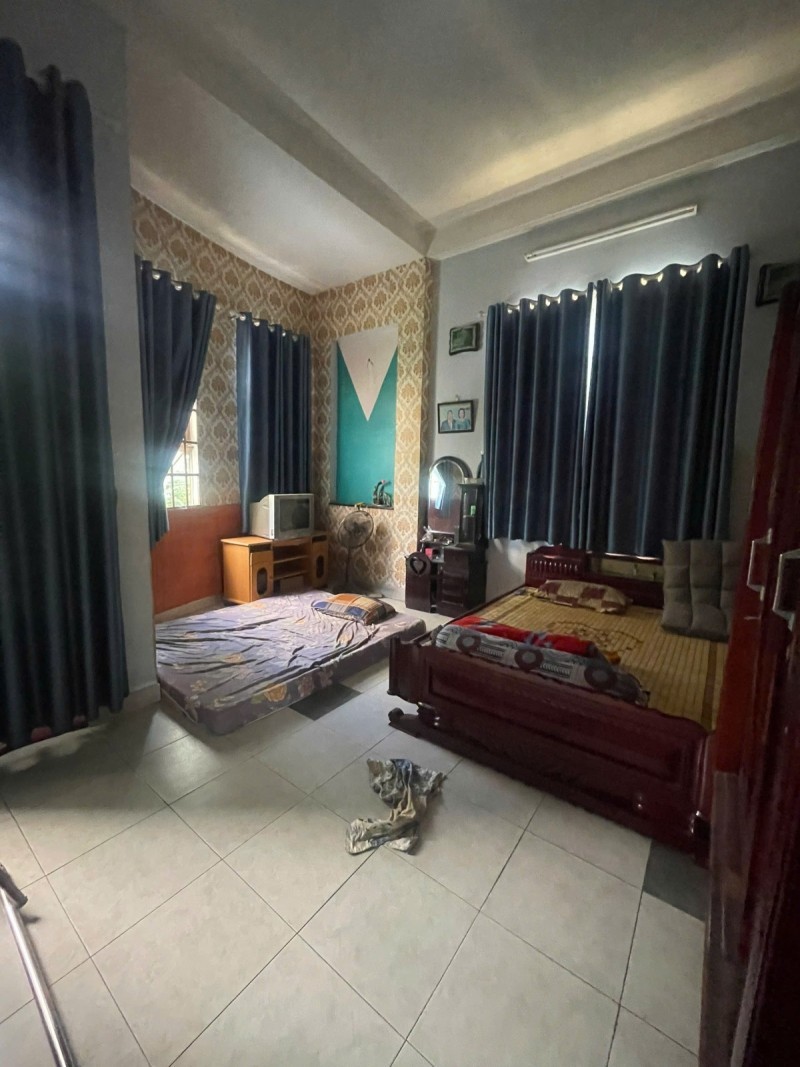 Bán nhà  đường Số 1, Thủ Đức, TP HCM. DT 115m2, 3 tầng, 5PN, SH, 9.3 tỷ. LH: 0933125879 4