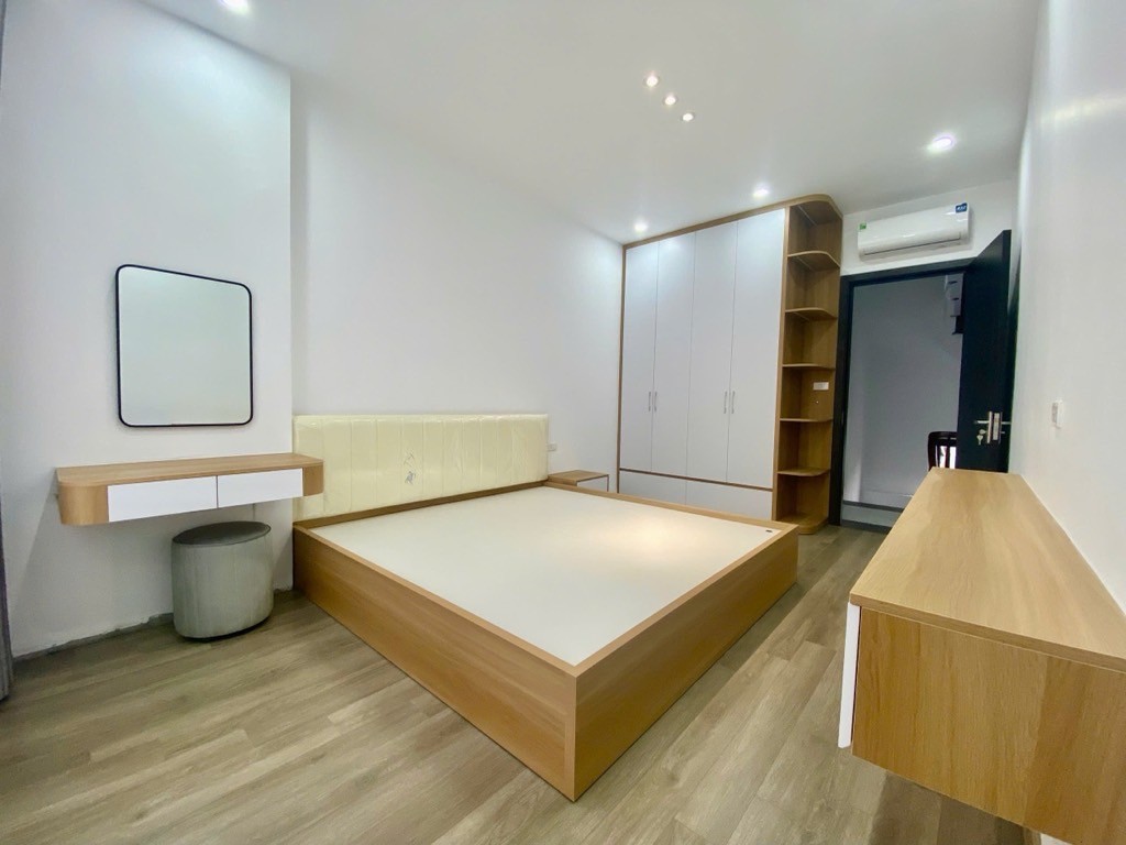 Bán nhà Ngọc Lâm 60m x 6T thang máy full nội thất ở luôn, gần phố. LH 0936123469 4