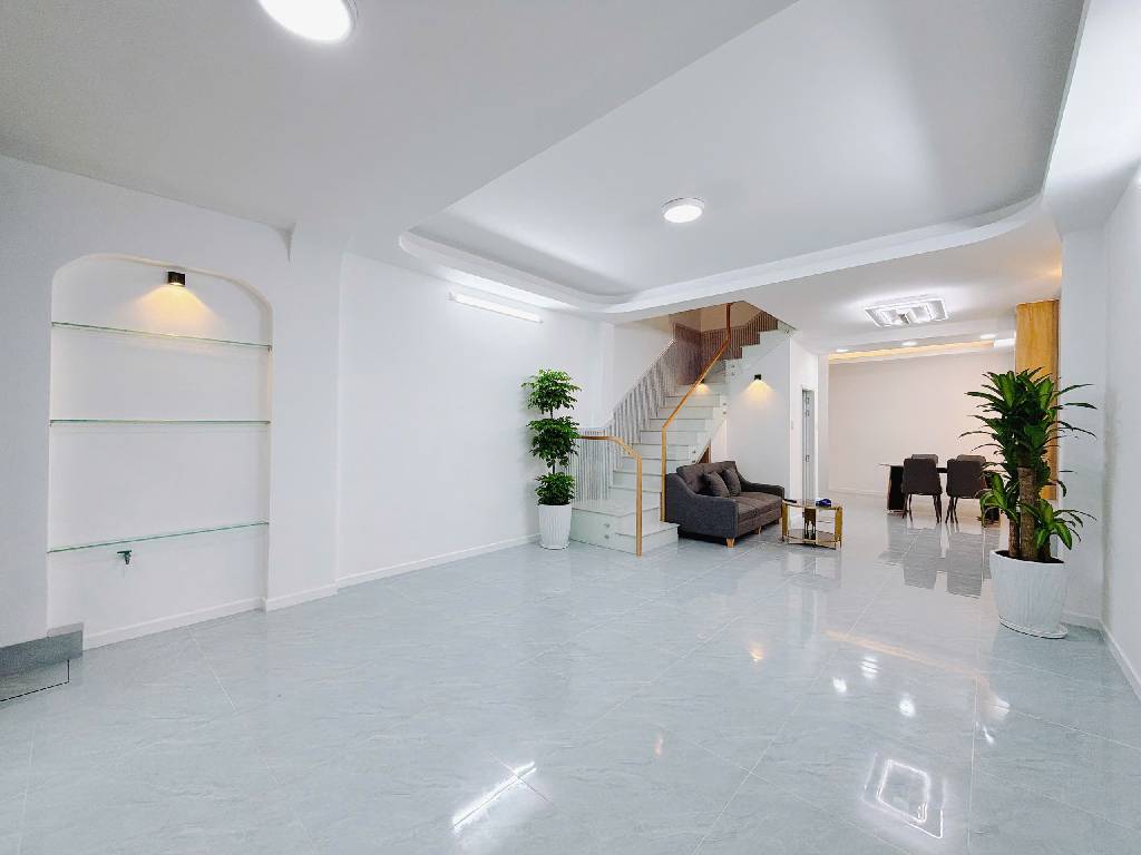 HIẾM CÓ! NHÀ 4 TẦNG – XE HƠI NGỦ TRONG NHÀ – KỀ PHÚ MỸ HƯNG 3