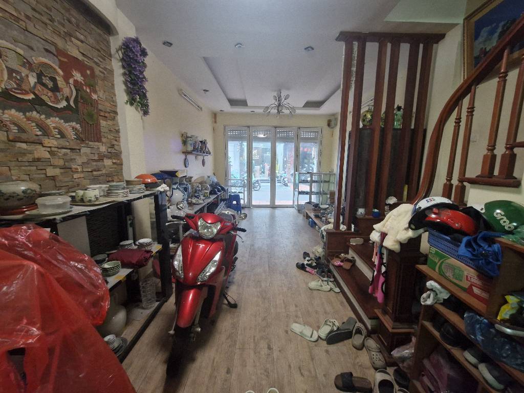 Cần bán Nhà mặt tiền đường Đền Lừ, Phường Hoàng Văn Thụ, Diện tích 50m², Giá 27.6 Tỷ 2