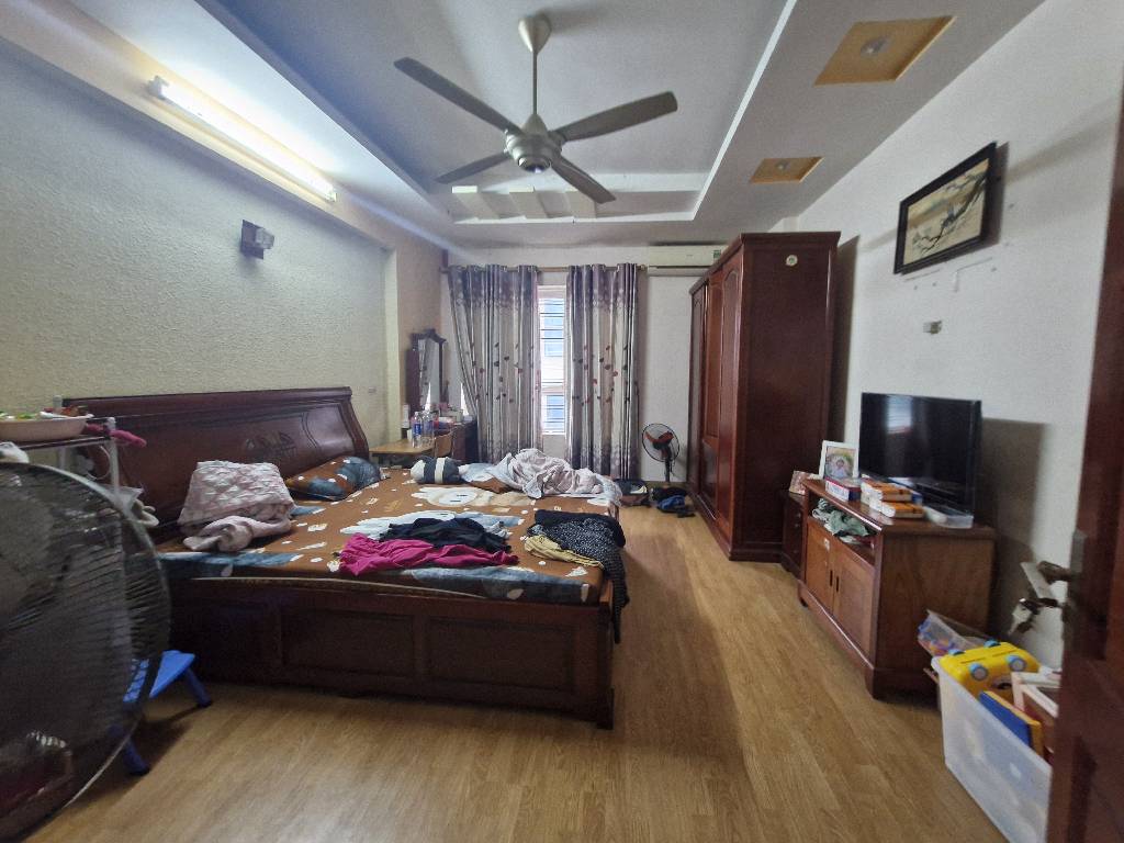 Cần bán Nhà mặt tiền đường Đền Lừ, Phường Hoàng Văn Thụ, Diện tích 50m², Giá 27.6 Tỷ 6