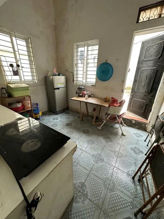 Bán nhà 3 tầng mặt phố Lê Trọng Tấn, 120m2, mặt tiền 4.2m, vị trí đẹp, kinh doanh sầm uất, giá 24.5 3