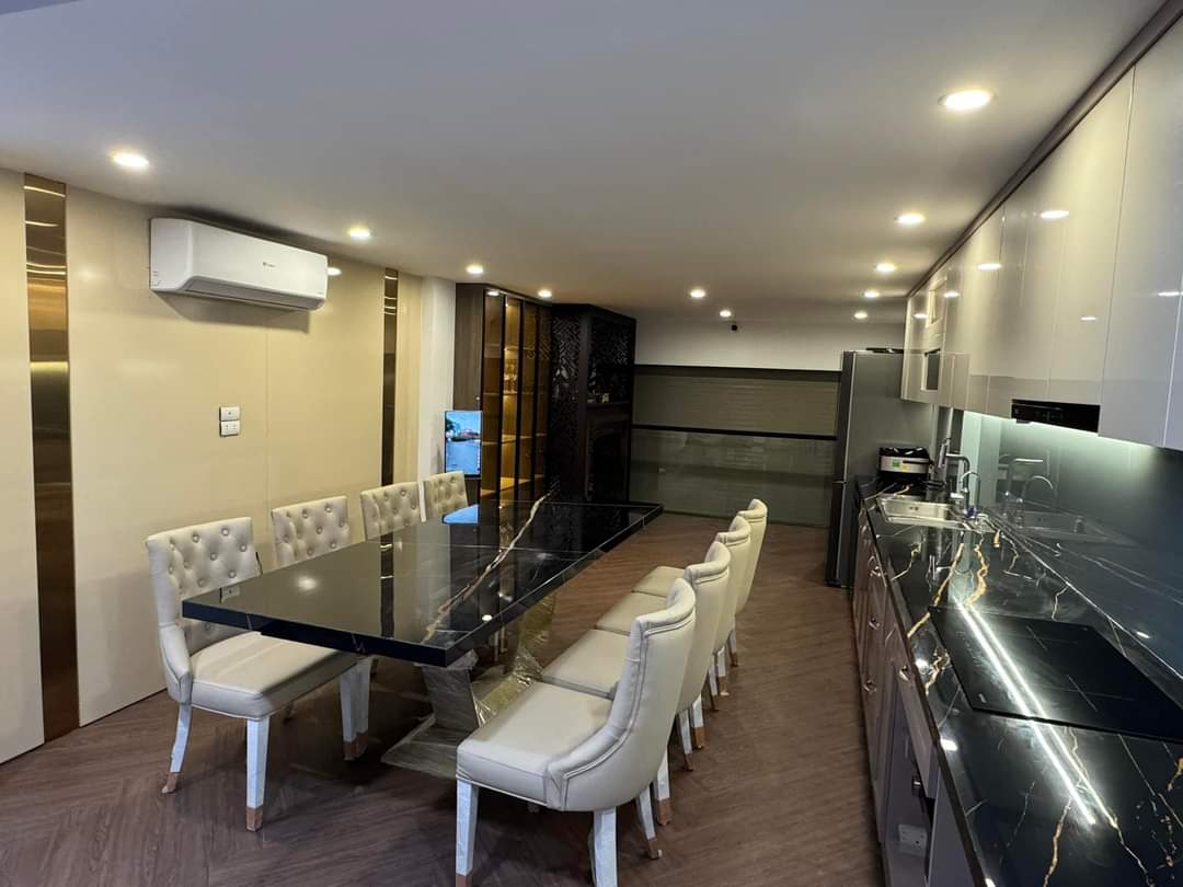 Bán nhà Vân Canh 45M 6 Tầng, thang máy đường 7m, vỉa hè 2m, kinh doanh, ô tô đỗ 4