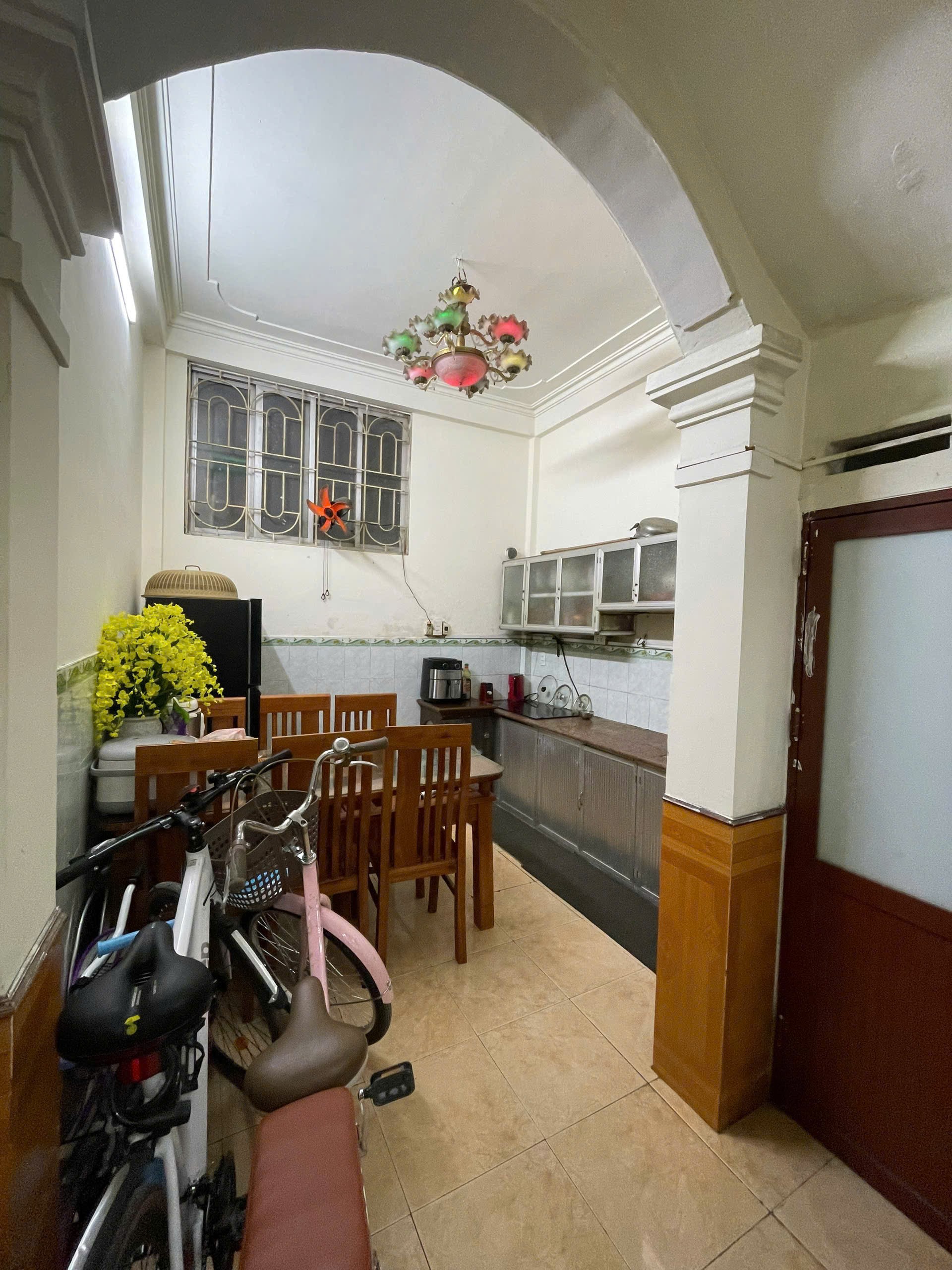 Cho thuê Căn hộ dịch vụ 1N,1K Full đồ cực VIP, Ngõ rộng View toàn mặt hồ Tây. Chỉ 12tr 3