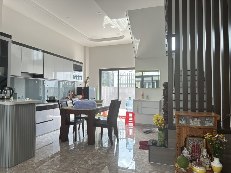 Bán nhà 3 tầng, 3PN, đường 160, Tăng Nhơn Phú A, Q9, TP HCM. DT 100m2, SH, giá 6.7 tỷ. 2