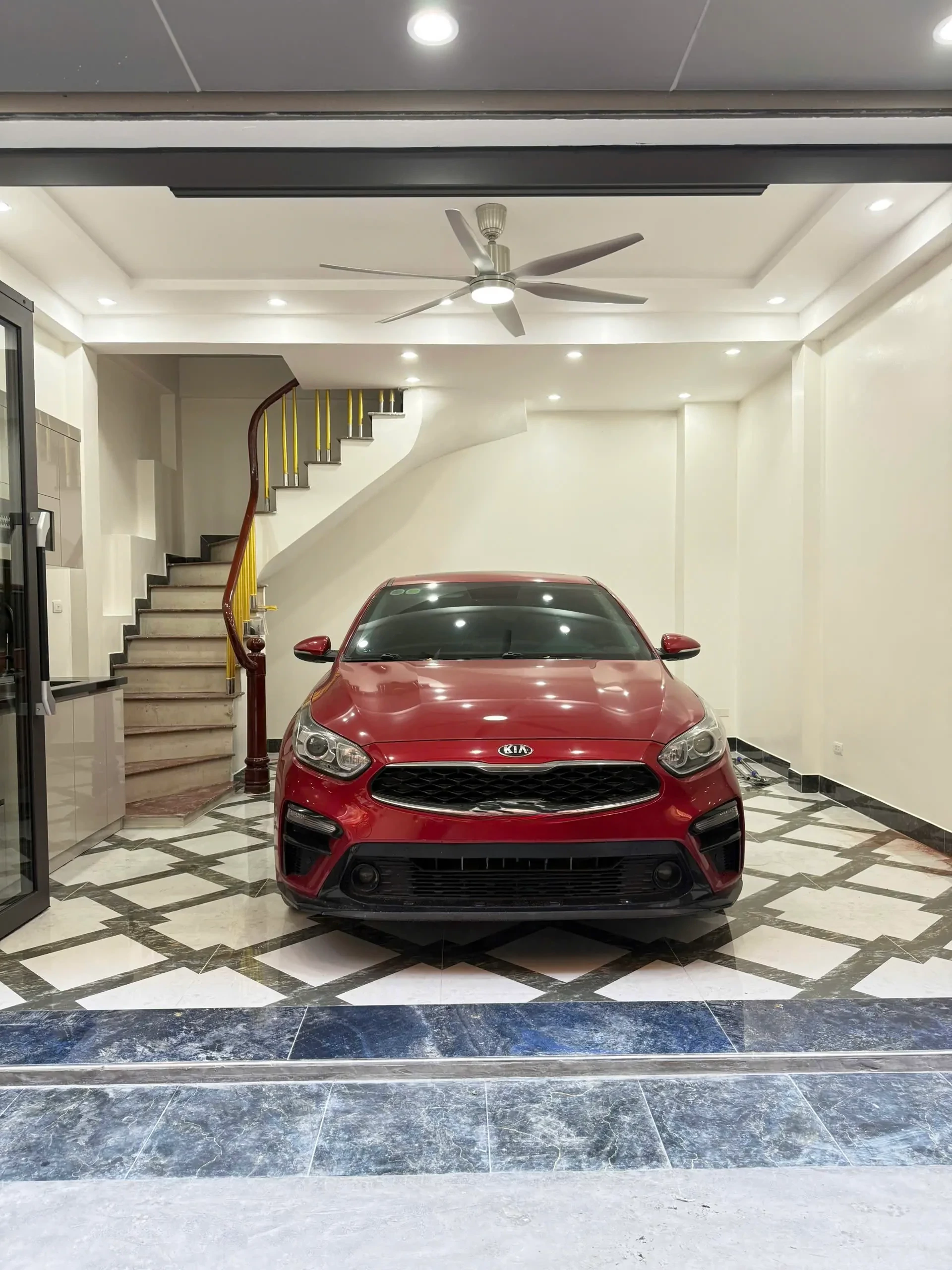 Bán Nhà Kim Ngưu 30/36m2. 5 tầng. mặt tiền 5.1m. giá 14.85 tỷ Hai Bà Trưng Hà Nội