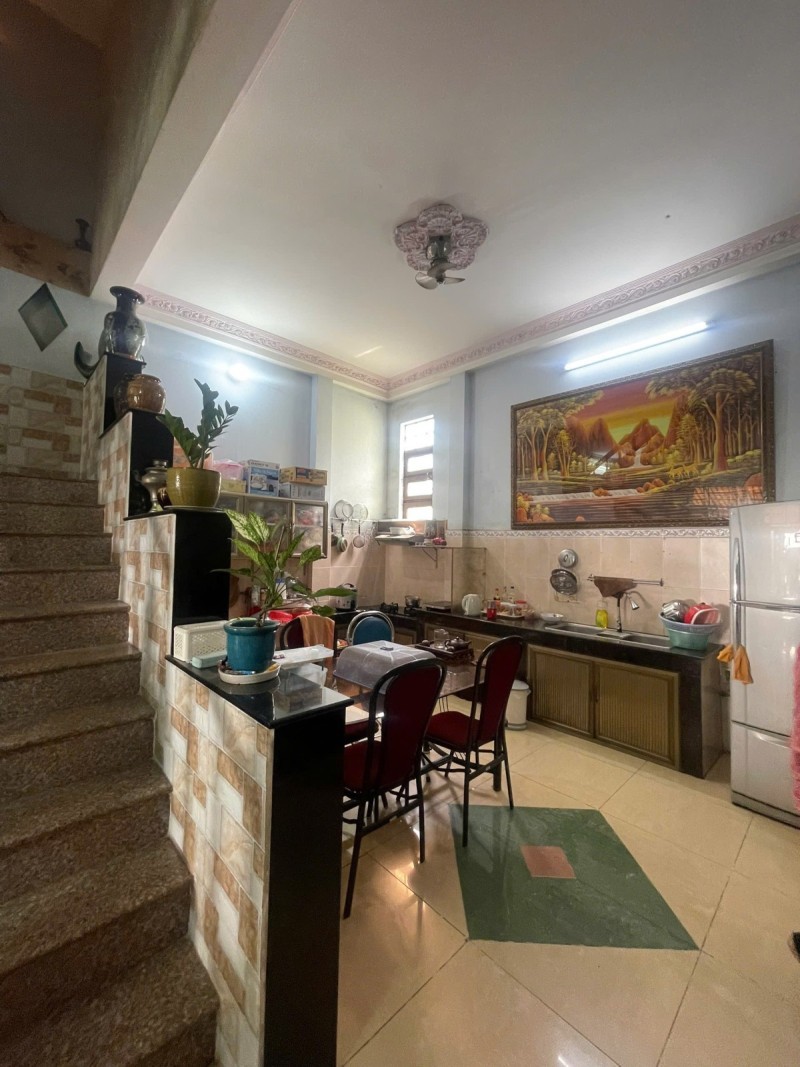 Bán nhà  đường Số 1, Thủ Đức, TP HCM. DT 115m2, 3 tầng, 5PN, SH, 9.3 tỷ. LH: 0933125879 3