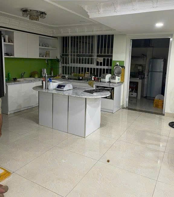 BIỆT THỰ GÓC 2MAT TIỀN KDC SÔNG ĐÀ ,400M2,7PN,9WC,GIÁ 42TR 4