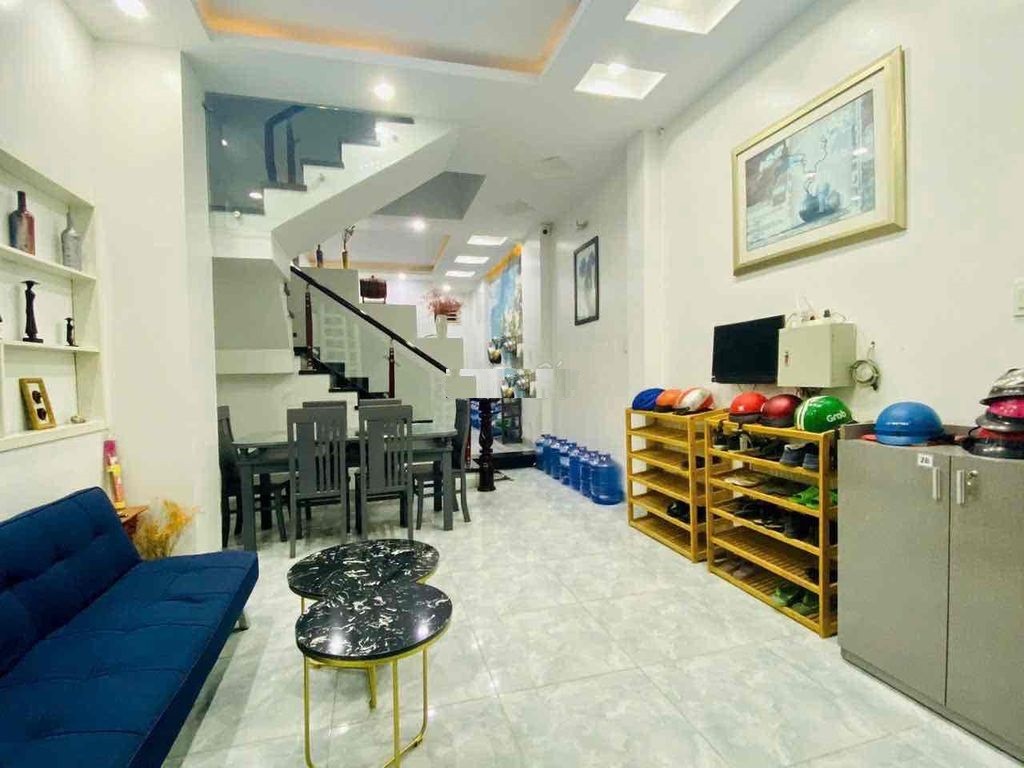 NHÀ MỚI SAU LƯNG GIGAMALL ,3LÂU, 4PN,6WC NTCC GIÁ 21TR ,CHDV,HOMESTAY 3