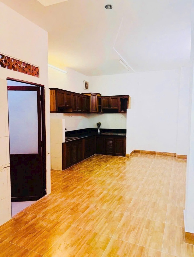 BÁN NHÀ ĐỖ XUÂN HỢP,HẺM Ô TÔ, 85M2, NGANG CHUẨN 5M 4