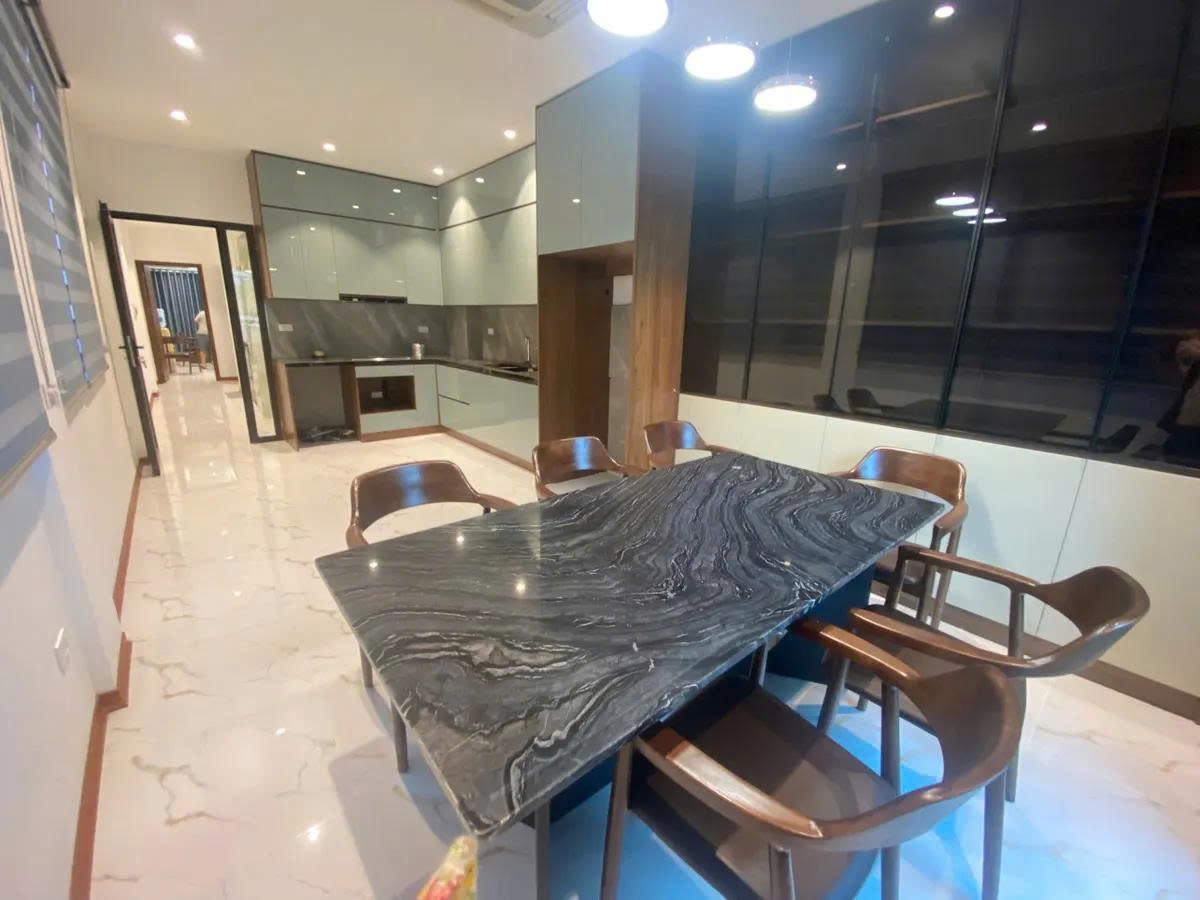 Hiếm nhà đẹp 5 tầng mặt phố Quang Trung, 67m2, mặt tiền 3.6m, 2 mặt phố, thang máy, kinh doanh sầm 4