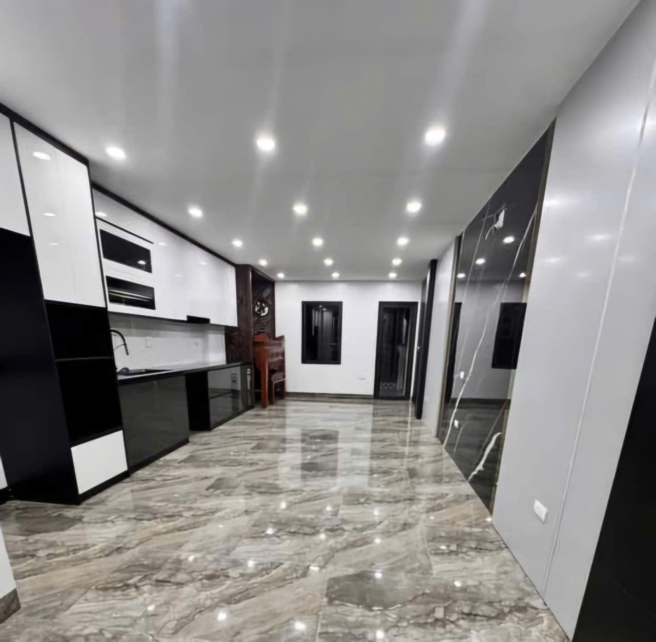 Bán nhà đường Di Trạch,Hoài Đức 40M 6 Tầng, Thang Máy, 2 mặt tiền, đường 7m kinh doanh 4