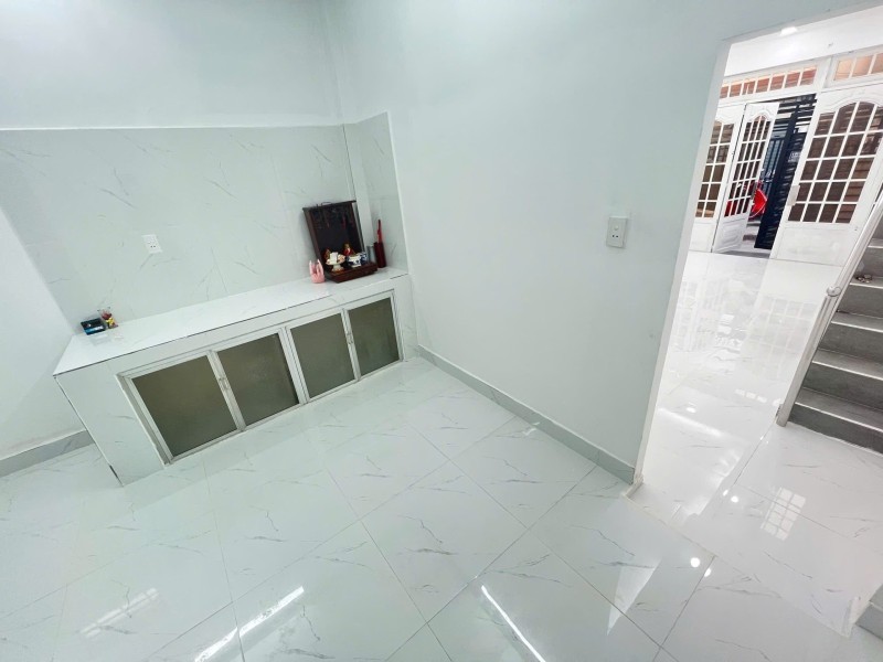 Bán nhà  đường Số 11, Phường Trường Thọ, Thủ Đức. DT 48m2, 2 tầng, 3PN, SH, giá 4.45  tỷ.