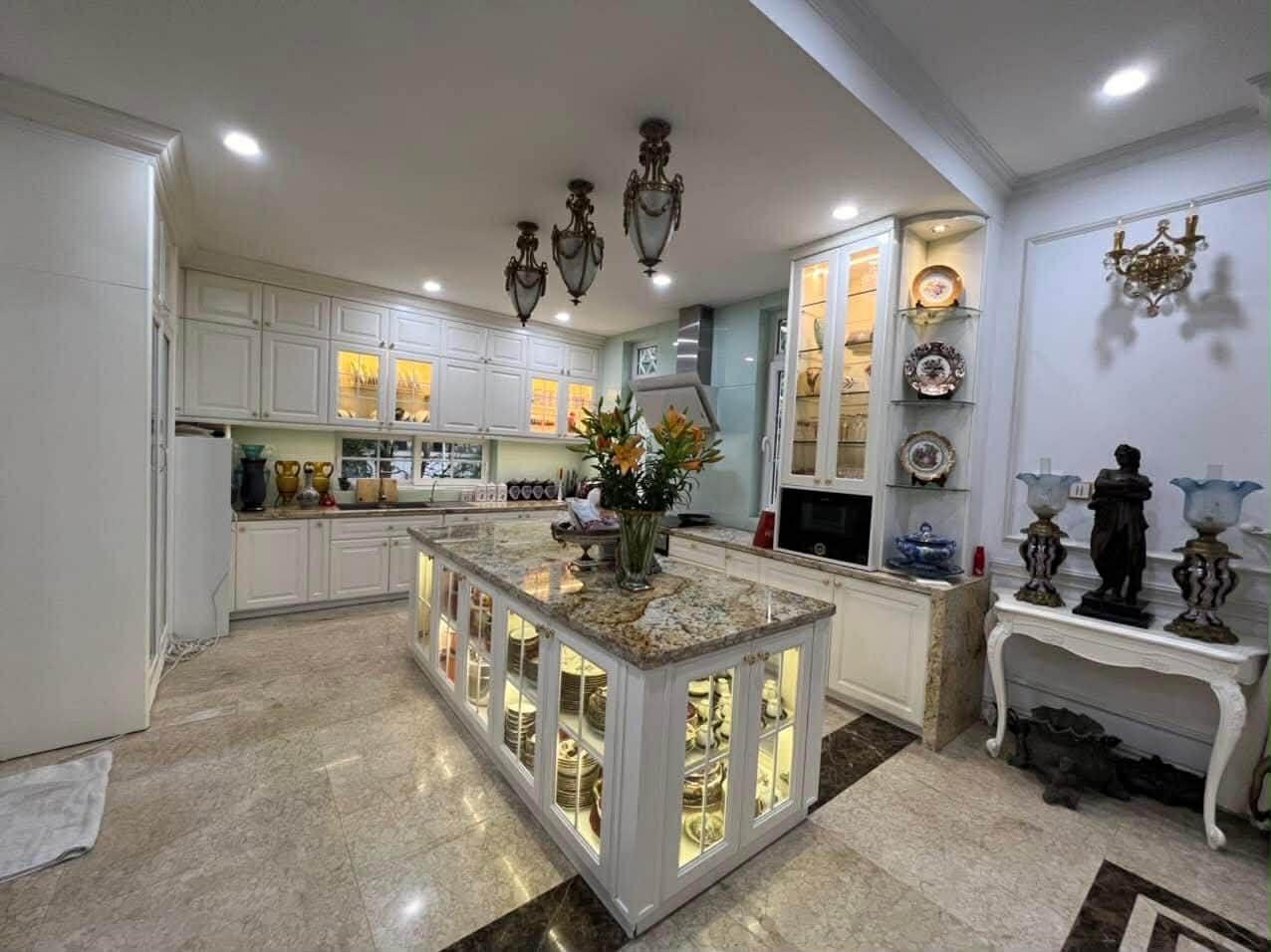 Biệt thự thượng lưu Vinhomes Riverside 206m x 4tầng, mặt tiền 15m, nội thất cao cấp, an ninh tuyệt 4