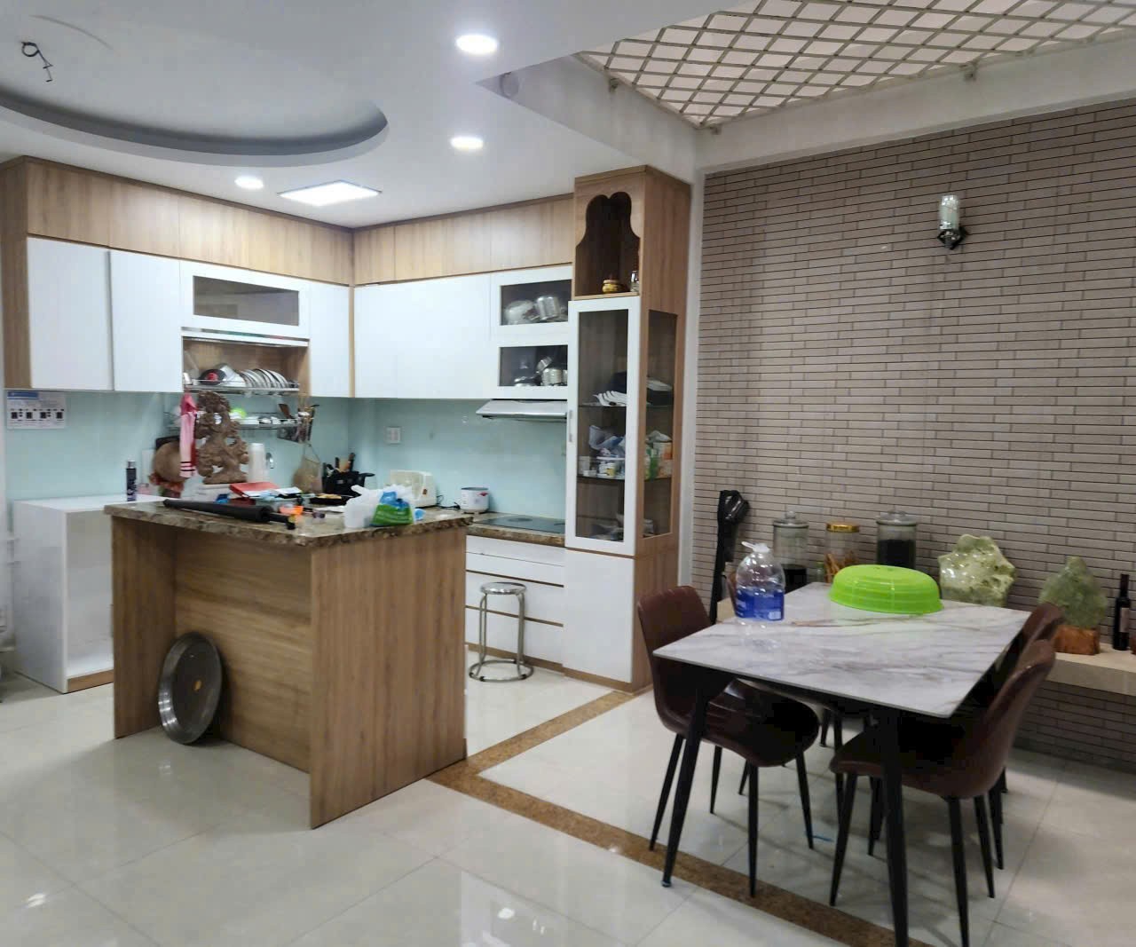 BIỆT THỰ BÊN SÔNG NỘI THẤT SIÊU VIP 4PN,4WC GIÁP GIGAMALL GIÁ 35TR 4