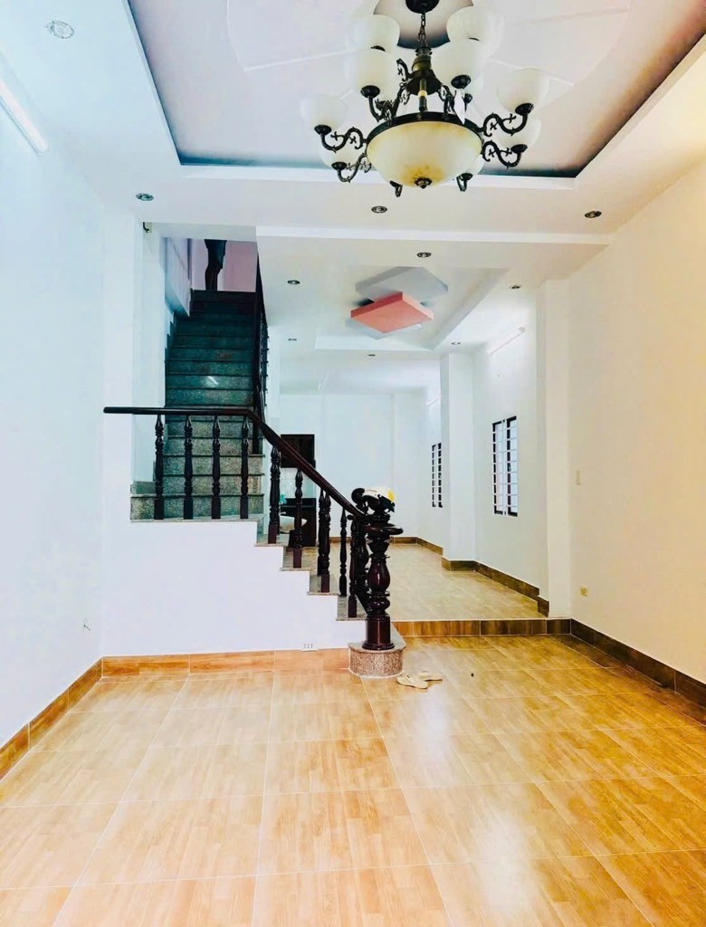 BÁN NHÀ ĐỖ XUÂN HỢP,HẺM Ô TÔ, 85M2, NGANG CHUẨN 5M 5