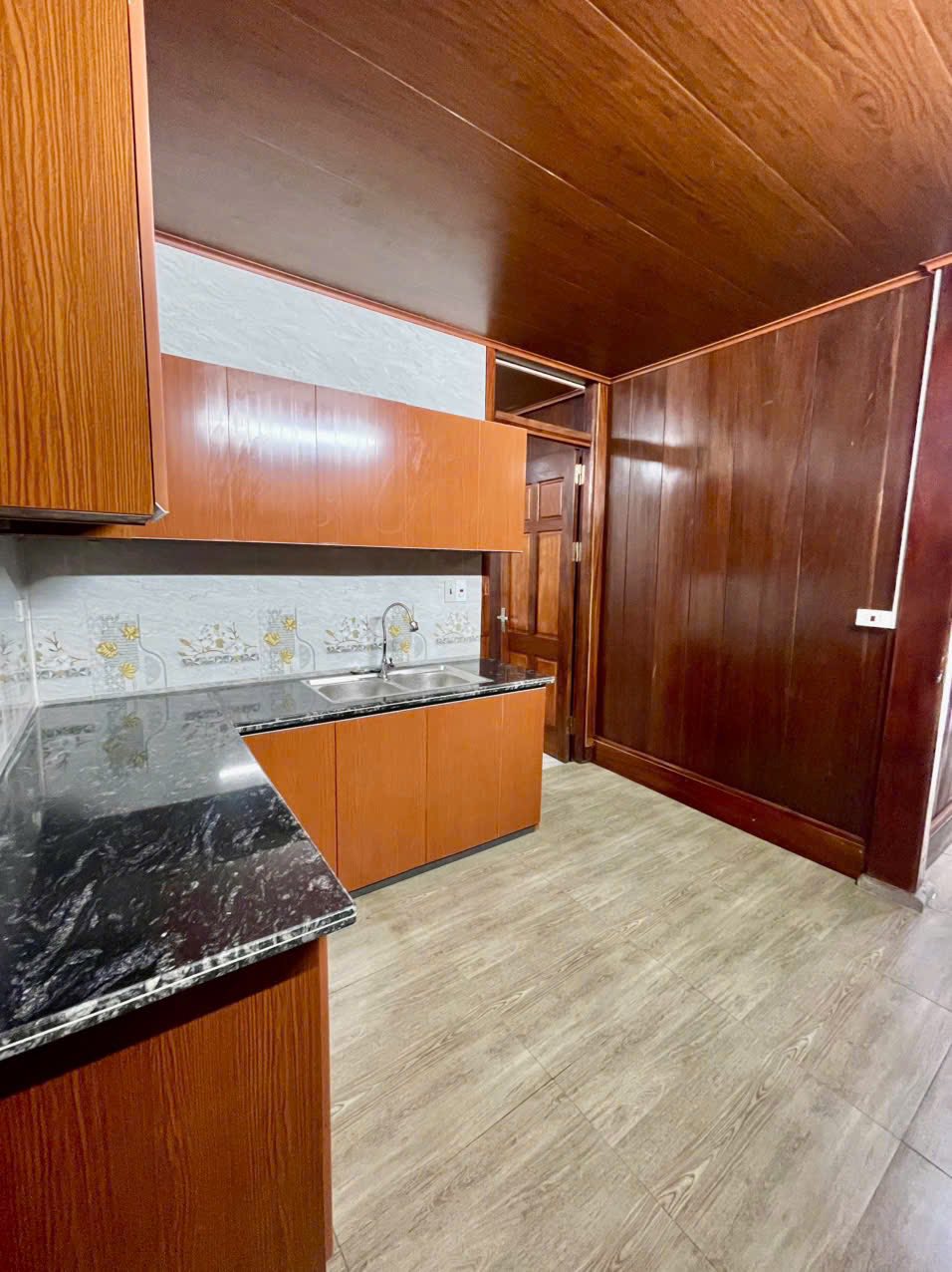 Nhà mặt phố Thắng Lợi, phường Hải Tân, TP HD, 67.5m2, mt 4.5m, full gỗ, 2 tầng, 4 ngủ 5