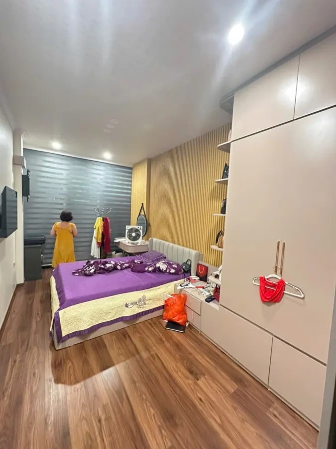 BÁN GẤP MP CẦU GIẤY 40M2 5T 29.5 TỶ. 2 MẶT TIỀN. DÒNG TIỀN 730TR/NĂM. SÁT GA METRO. SĐCC. 4