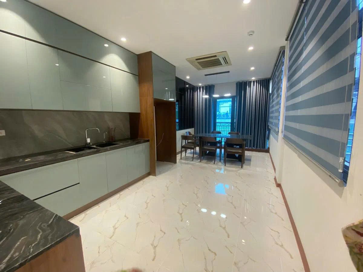 Hiếm nhà đẹp 5 tầng mặt phố Quang Trung, 67m2, mặt tiền 3.6m, 2 mặt phố, thang máy, kinh doanh sầm 5