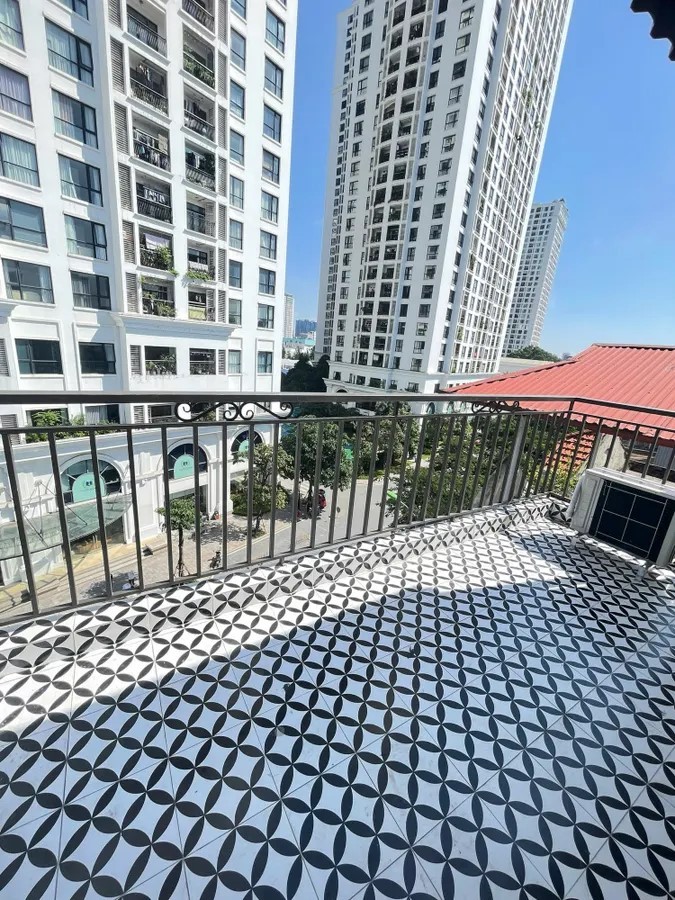 MP CỰ LỘC - HOA HẬU LÔ GÓC - 7 TẦNG THANG MÁY - VIEW ROYAL CITY - 20 TỶ 5