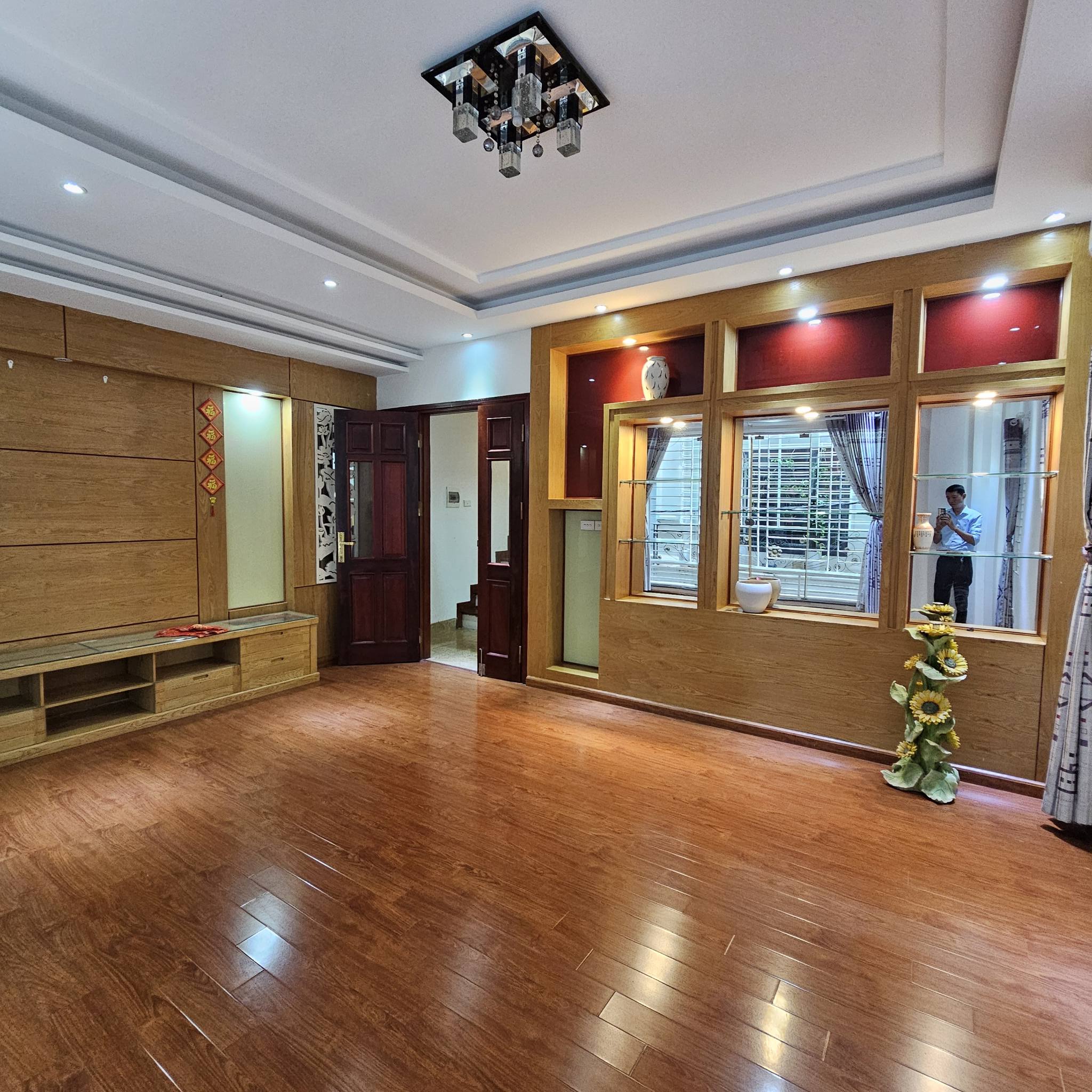 Nhà Đẹp 5 Tầng Lô Góc  Hoàng Hoa Thám, Tây Hồ, Hà Nội - Diện tích 52mv MT 5m - Giá 14.3 Tỷ 2