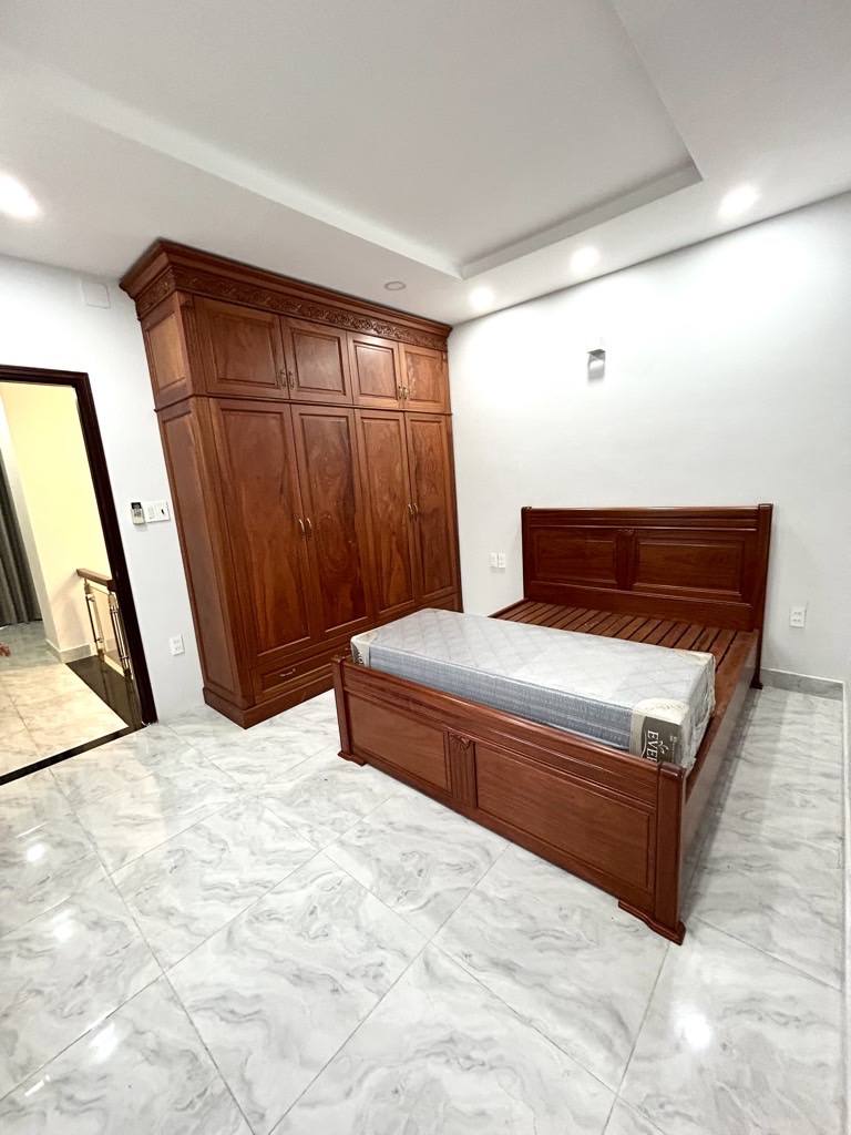 Bán nhà 2 MT, 3 căn nhà ra hoàng trọng mậu, P.tân hưng, Q.7 3