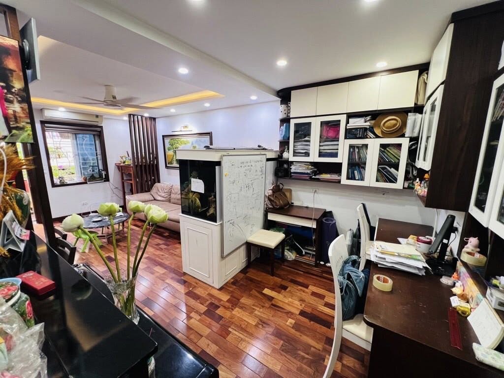 bên NGÕ PHẠM TUẤN TÀI - TO HƠN PHỐ - THANG MÁY - VỈA HÈ xe con TRÁNH KINH DOANH - NGÕ THÔNG. 2