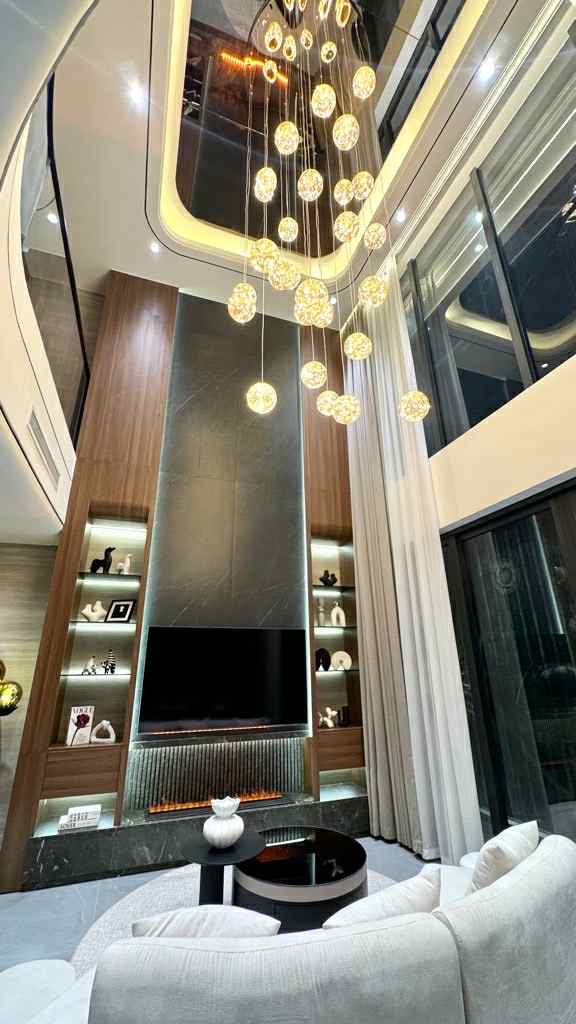 bán nhà lô góc Ngọc Thuỵ, 50m x 7 tầng, mặt tiền 6.2m, gara, full nội thất 2