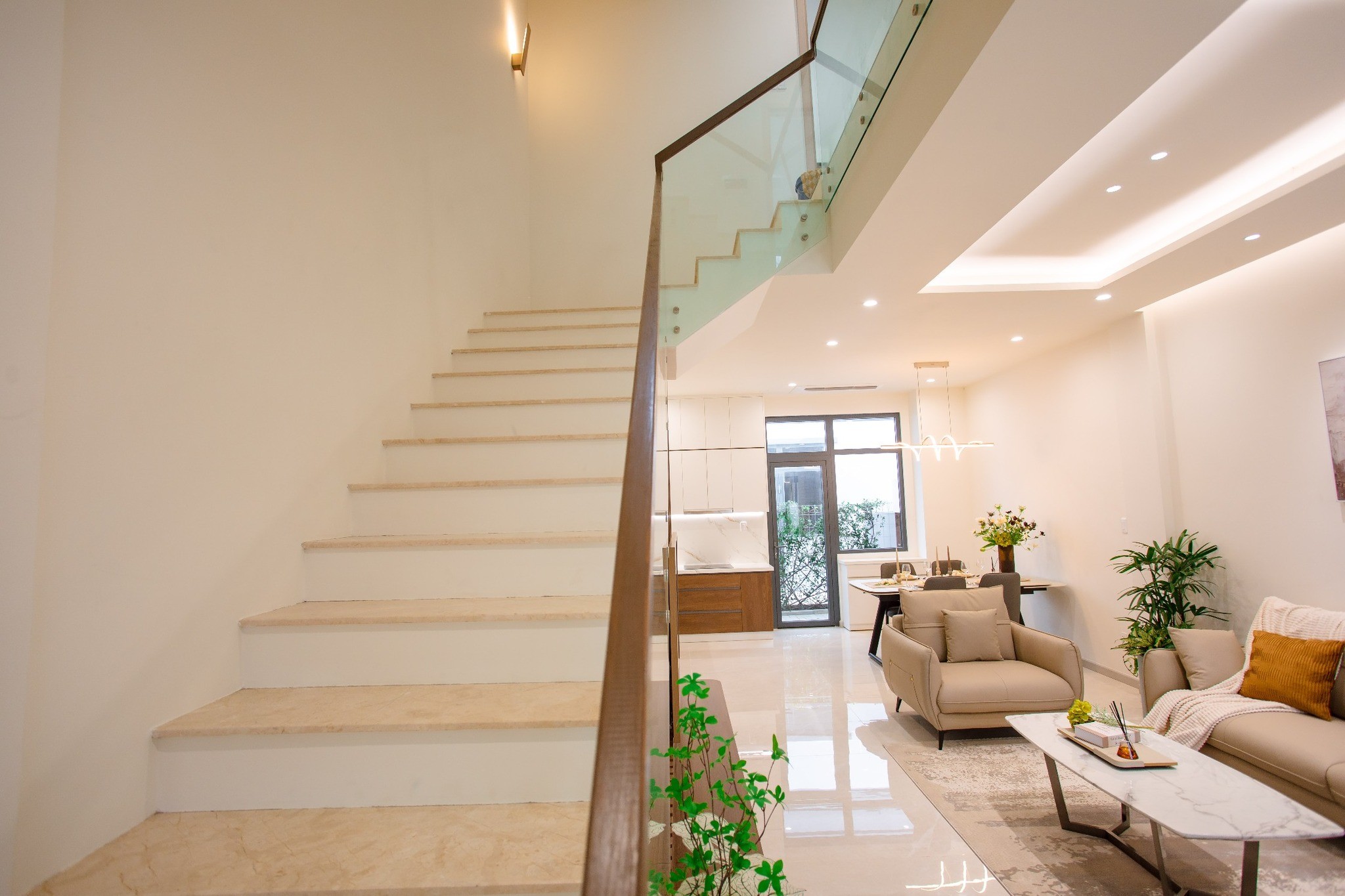 Chuyển nhượng căn nhà phố 1 trệt 2 lầu chỉ thanh toán 1 tỷ 3 nhận nhà ở ngay, cách Phú Mỹ Hưng 18p 5