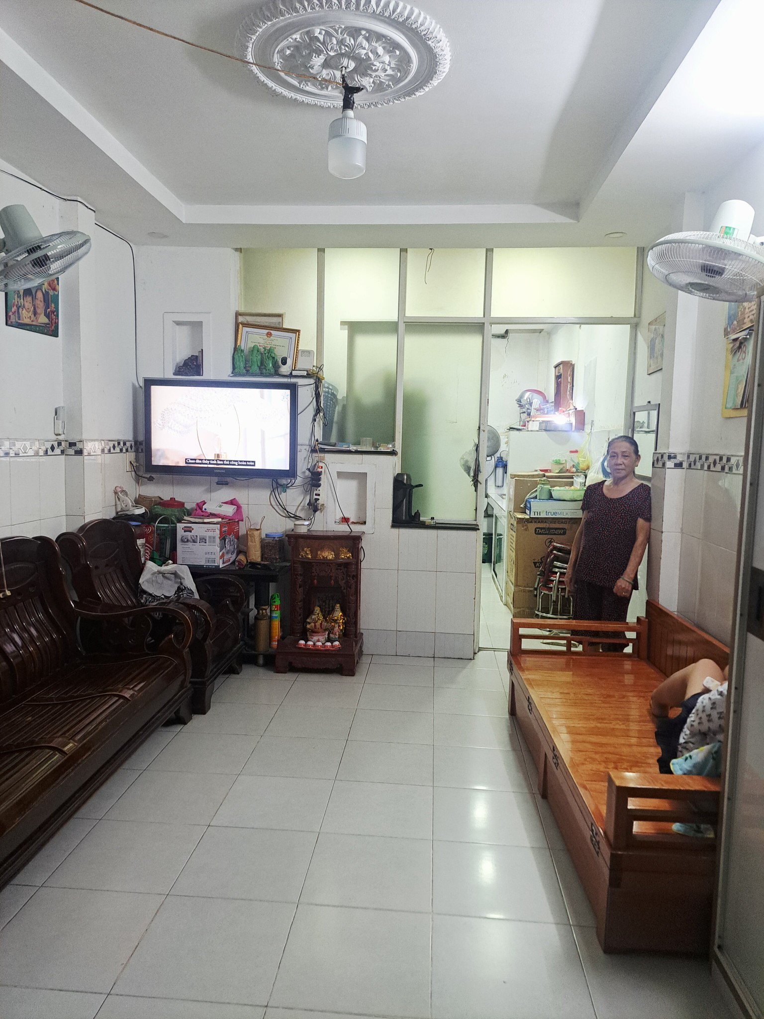 NHÀ 2 TẦNG ĐÚC GẦN CHỢ BÌNH LONG HẺM XE HƠI 6M THÔNG 34M² (3.5X10) VỊ TRÍ VÀNG BHHA, BÌNH TÂN. 2