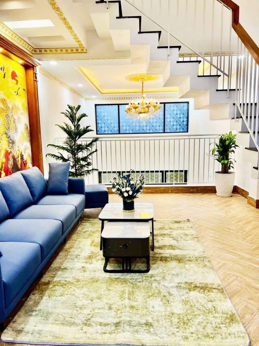 ĐẲNG CẤP NHÀ PHỐ 4 TẦNG BTCT Ô TÔ NGỦ TRONG NHÀ, FULL NỘI THẤT. GẦN CHỢ ĐÔNG QUANG HIẾP THÀNH Q12 3