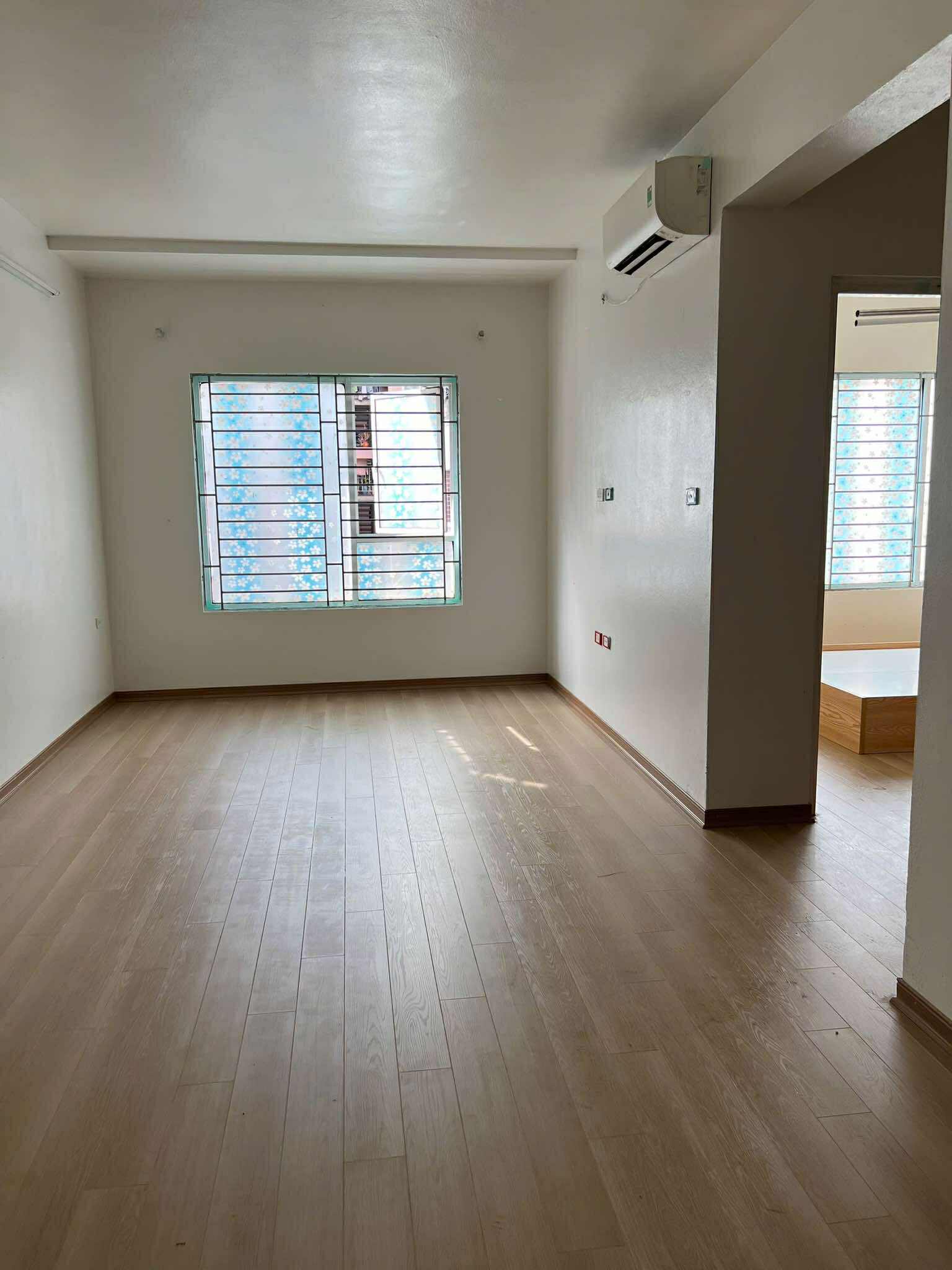 Bán nhanh căn 48m2 Đặng Xá, Tầng trung nhỉnh 2.5 tỷ. LH: 0379483926 4