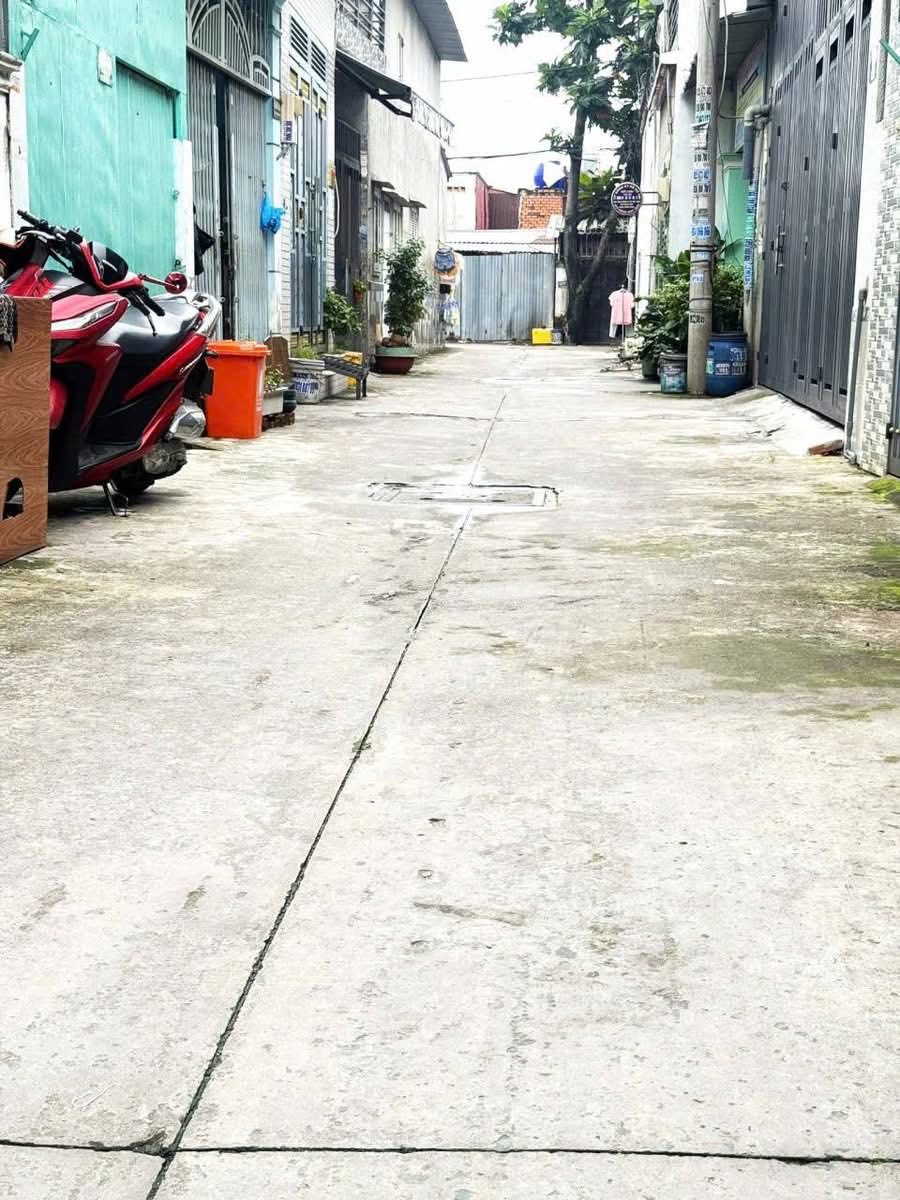 GIÁ RẺ CHỈ 3,25 TỶ NHÀ 2 TẦNG ĐÚC, HẺM XE HƠI ĐẬU CỬA GẦN TRƯỜNG ĐẠI HỌC GTVT. TÂN CHÁNH HIỆP, 5